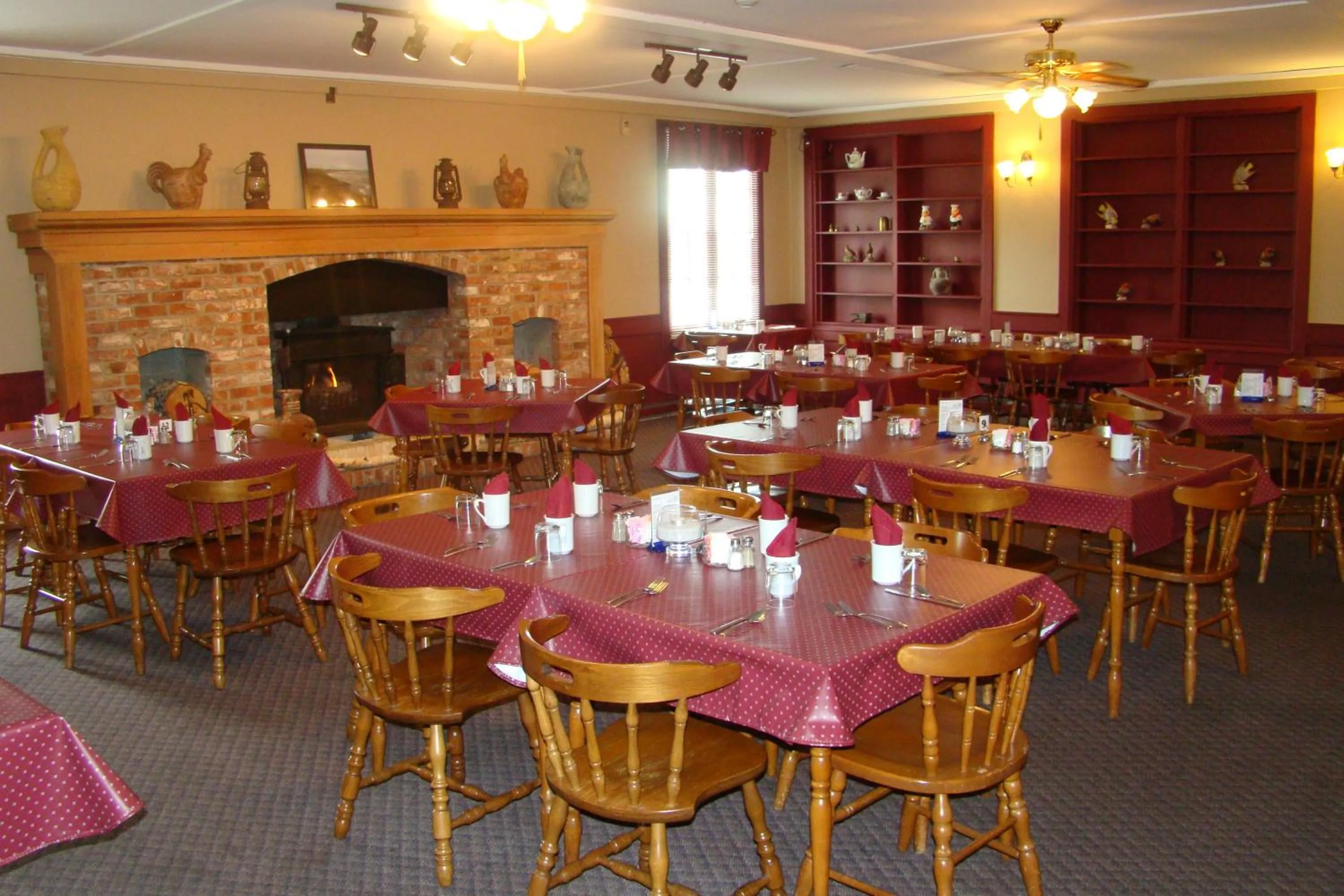 Restaurant/places to eat in Colonial Resort-1000Islands