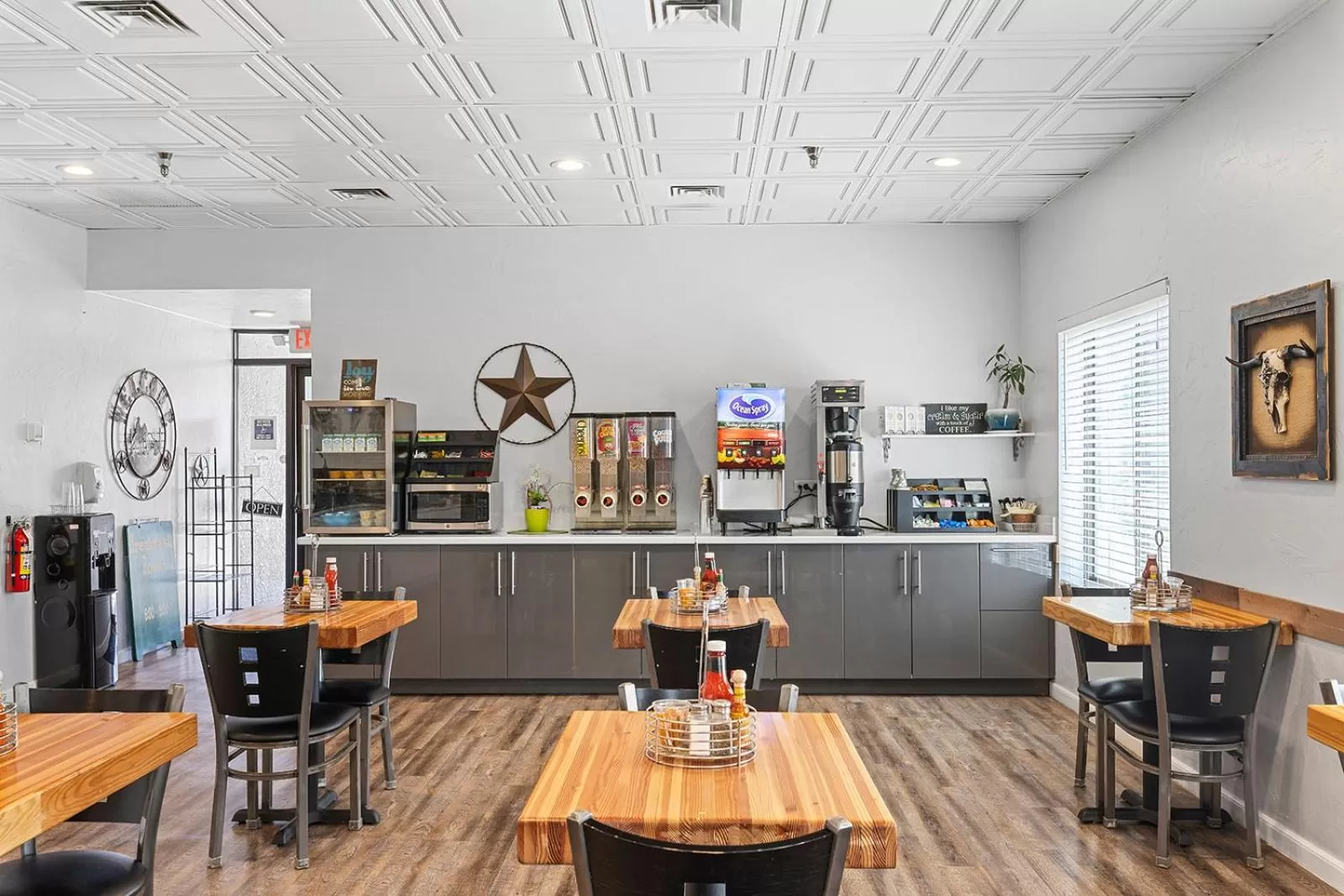 Breakfast in GreenTree Inn Prescott Valley