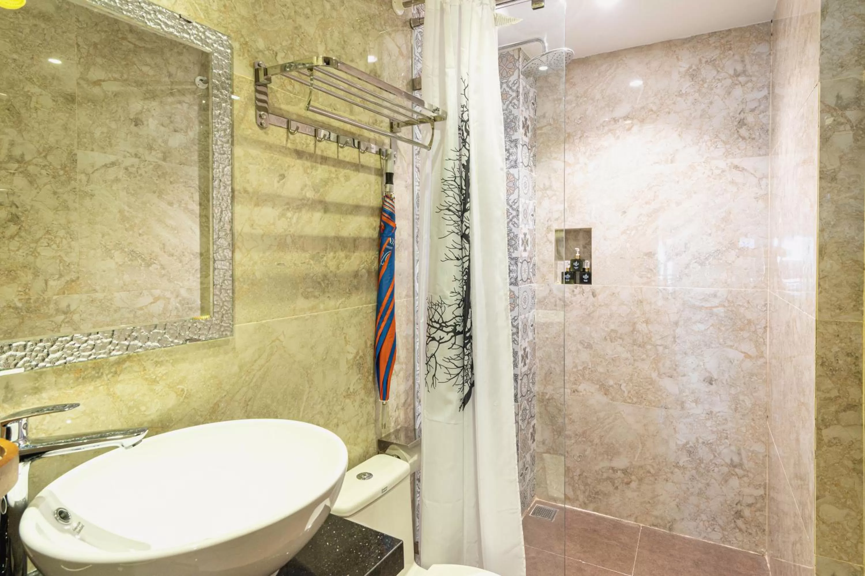 Bathroom in Hoang Trinh Hotel