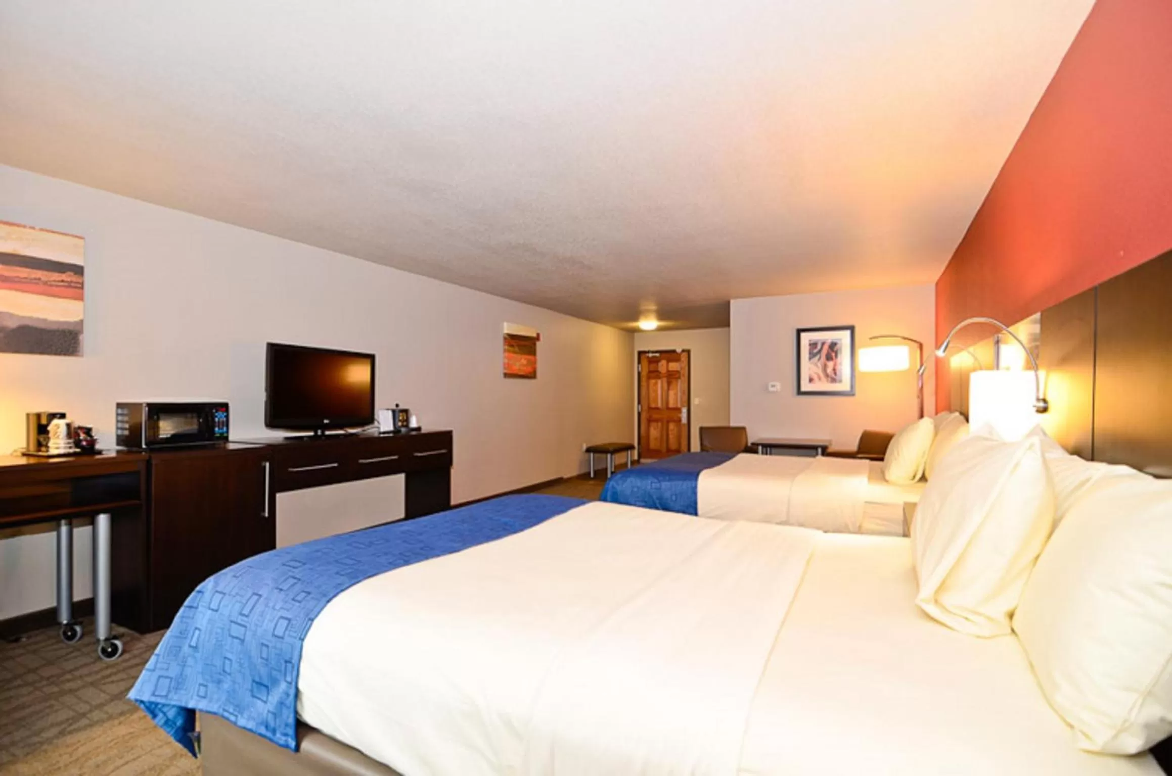 Bed in Astoria Hotel & Event Center