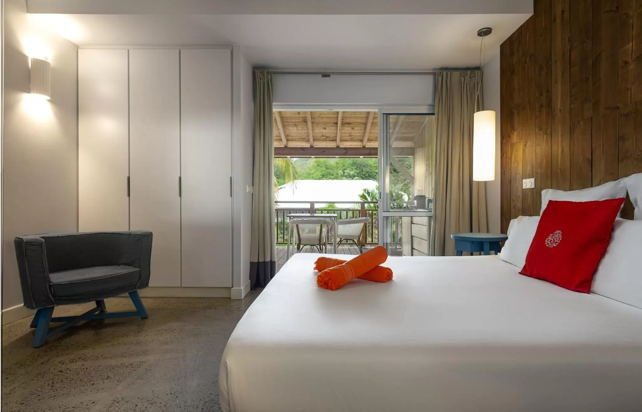 Photo of the whole room, Bed in French Coco