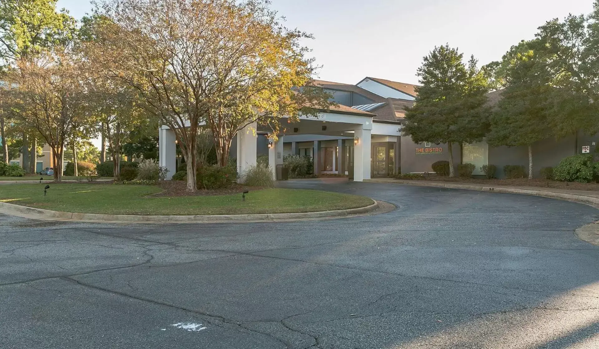 Courtyard Hampton Courtyard Hampton