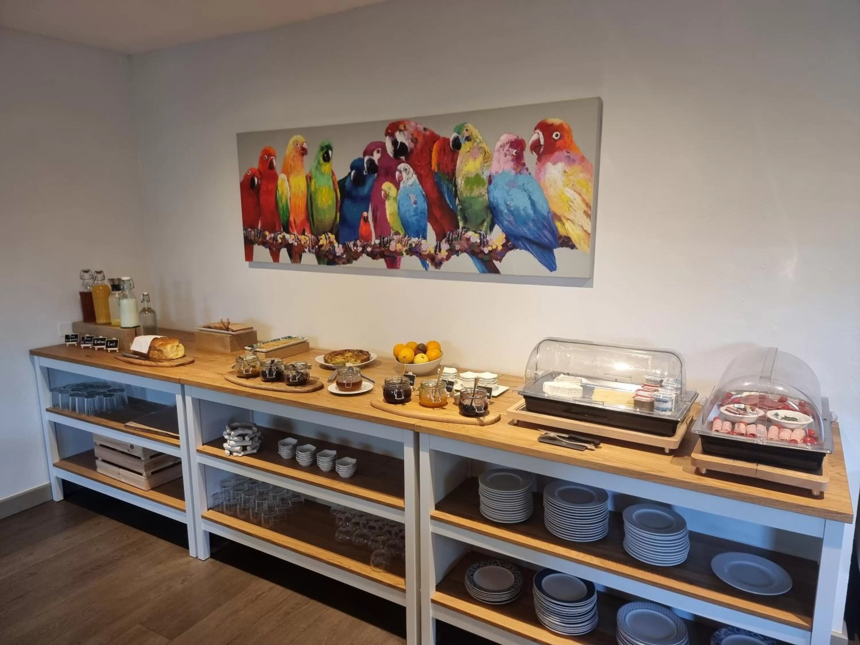 Breakfast in Castillon Des Baux