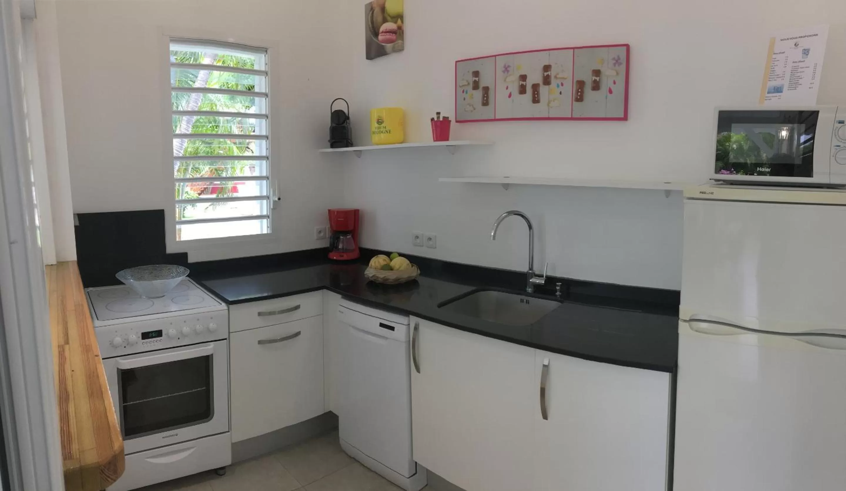 Kitchen or kitchenette, Kitchen/Kitchenette in Chambres d'hôtes et villas chez Flo