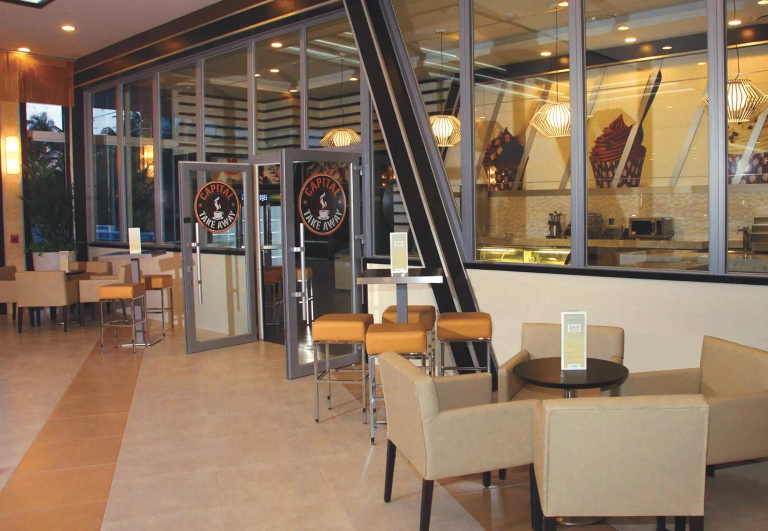 Communal lounge/ TV room in Riu Plaza Miami Beach