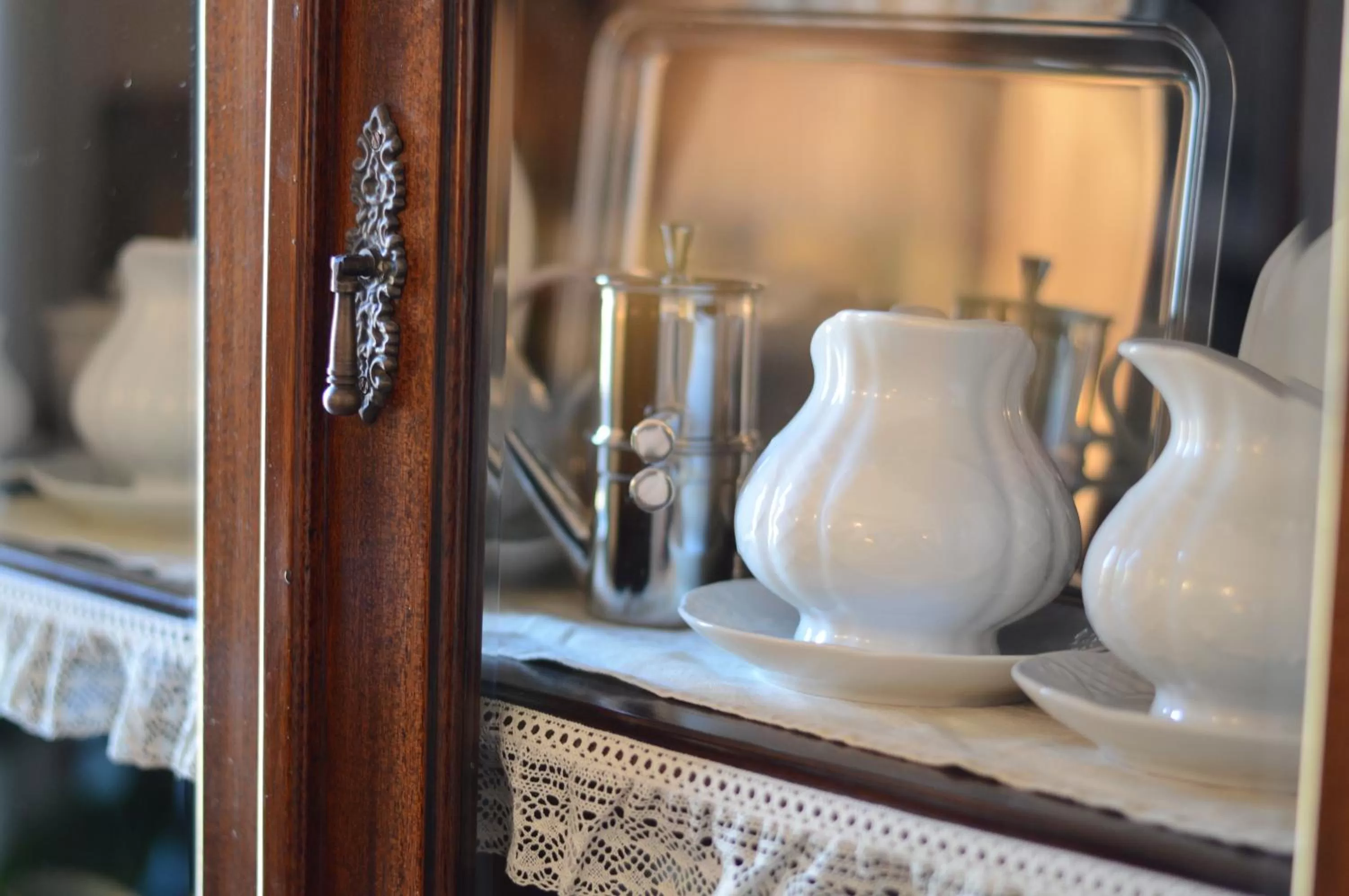 Communal lounge/ TV room in Pinto-Storey Hotel