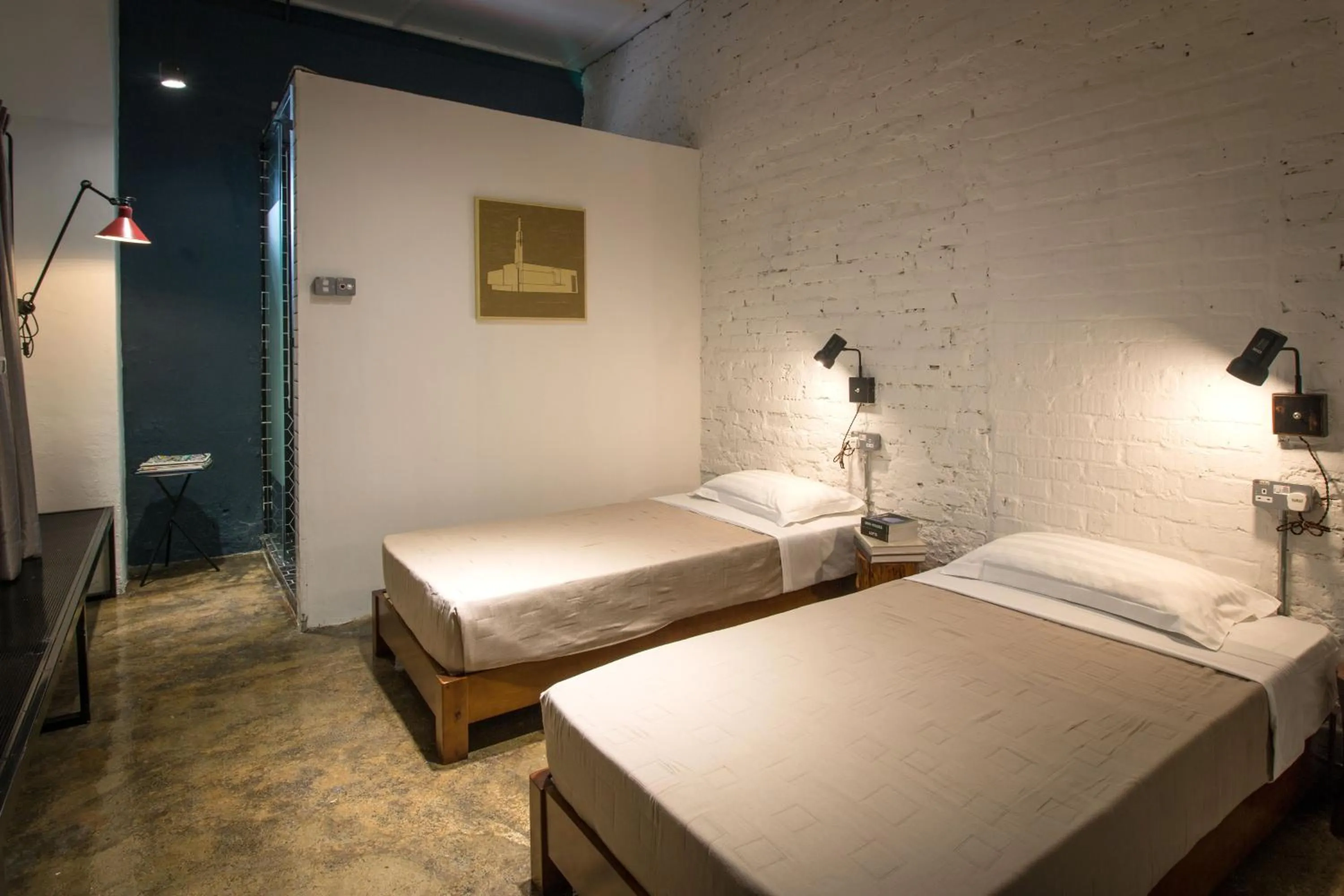 Deluxe Twin Room in The Brownstone Hostel & Space