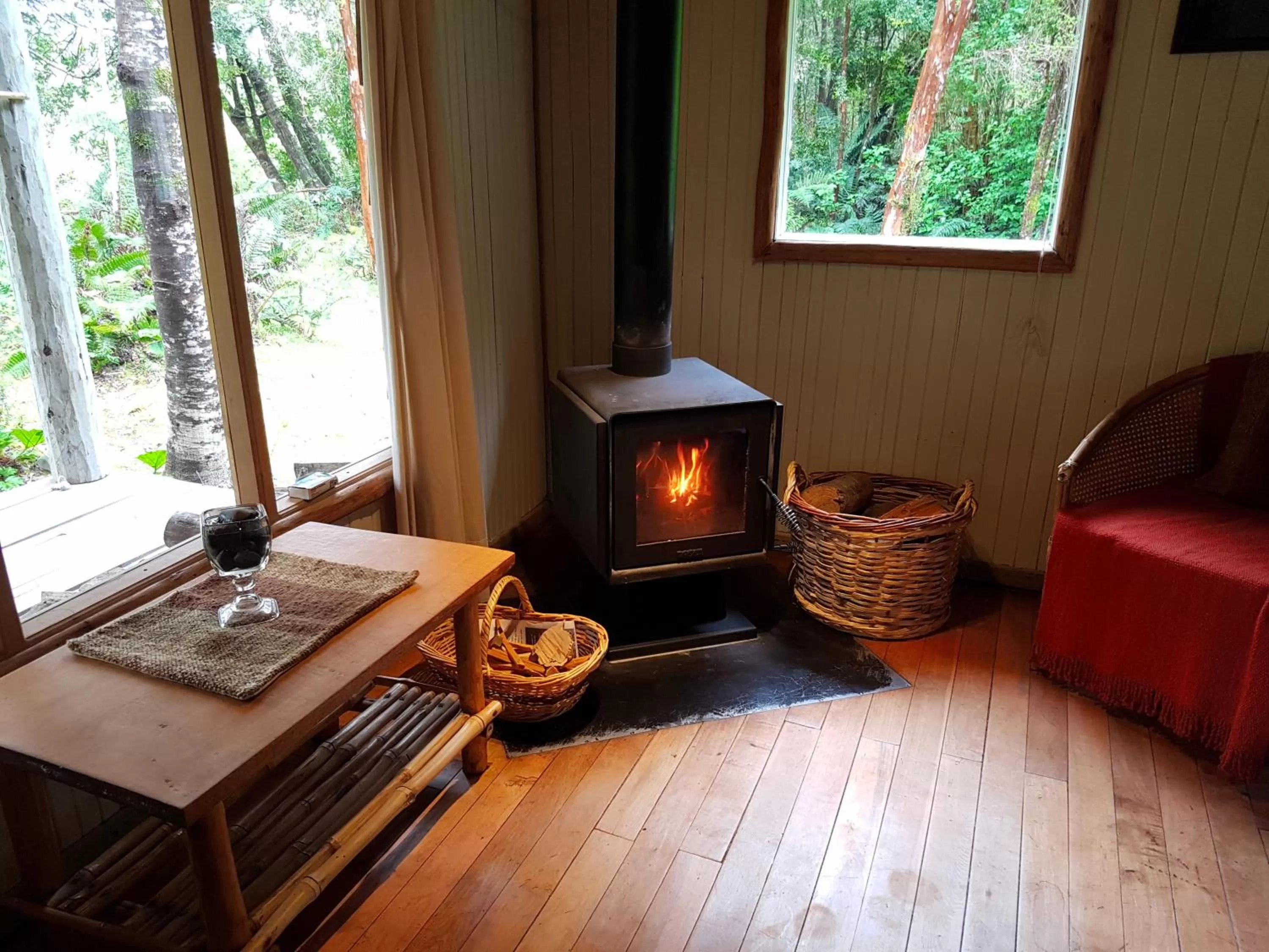 Bedroom, Seating Area in Posada Queulat