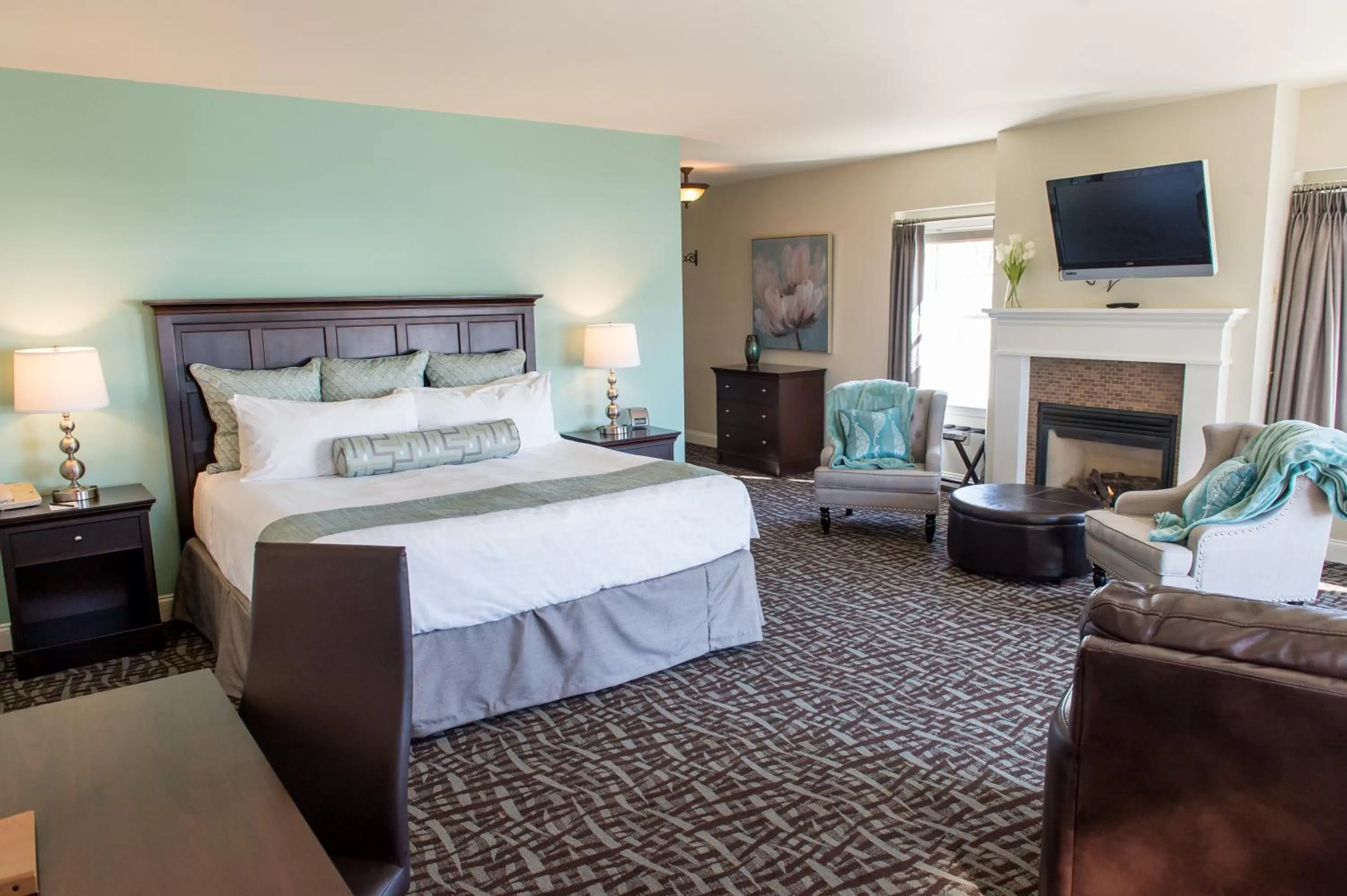 Bed in Union Bluff Hotel & Meeting House