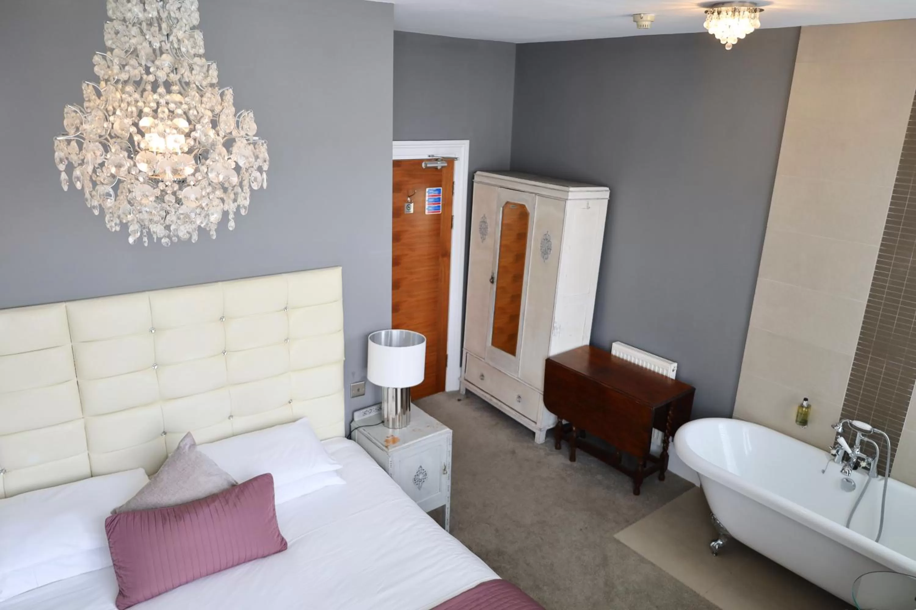 Photo of the whole room, Bed in Brighton Inn Boutique Guest Accommodation