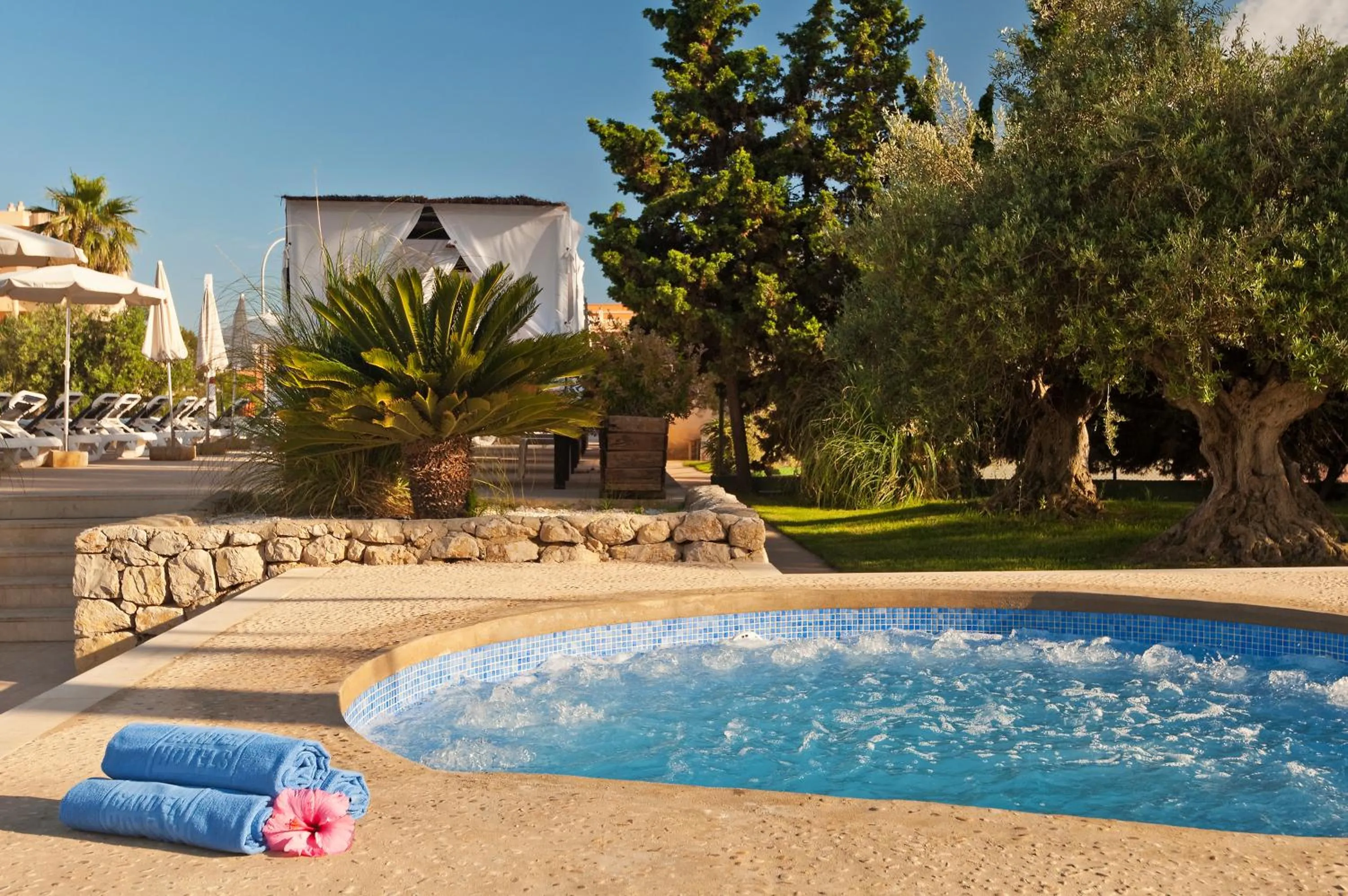 Hot Tub in Cala Millor Garden Hotel - Adults Only