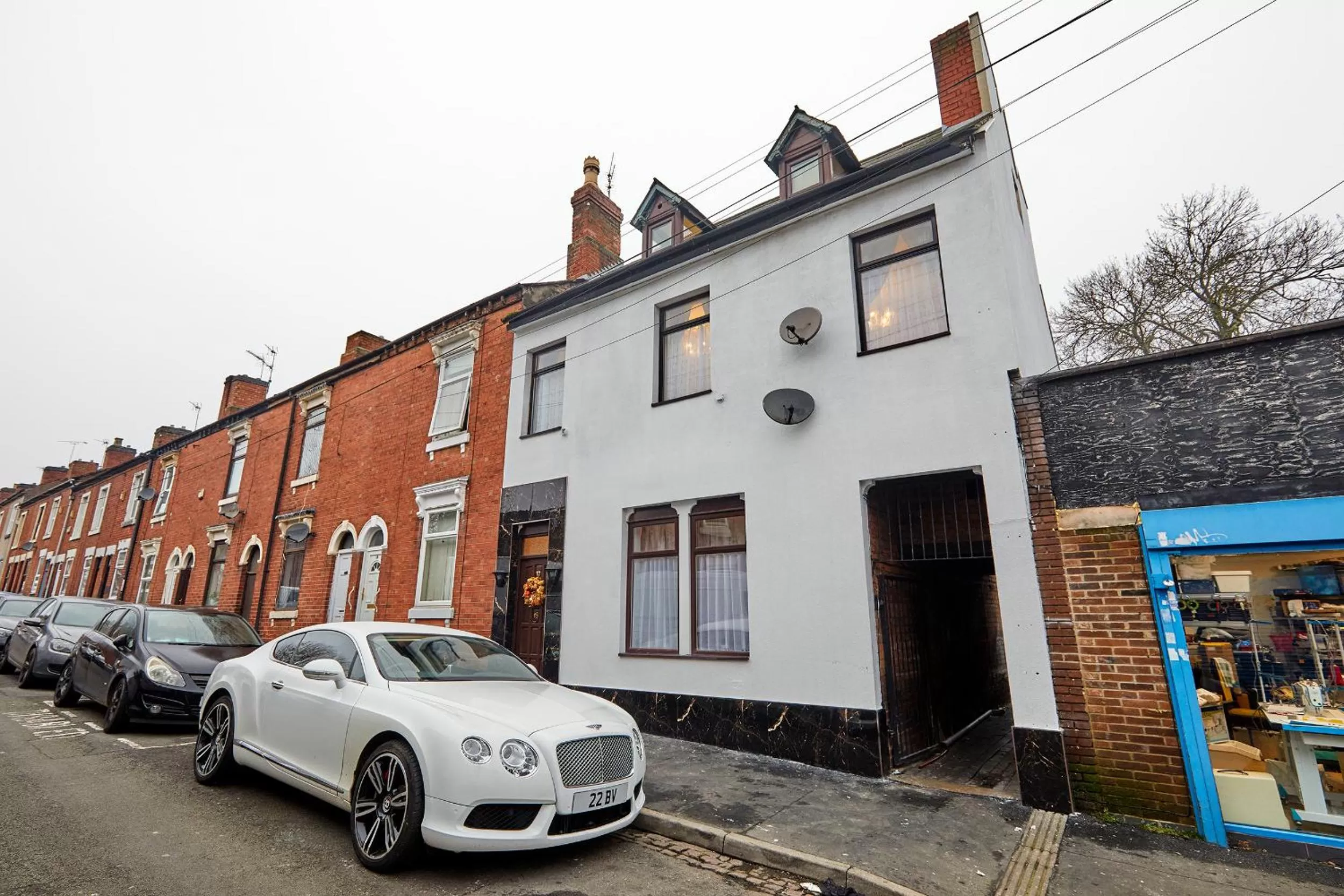 Parking, Property Building in Parkside Lodge