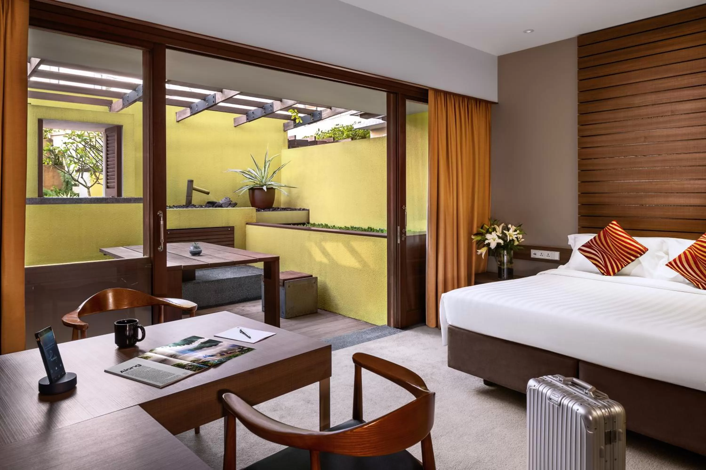 Patio, Bed in Furama RiverFront