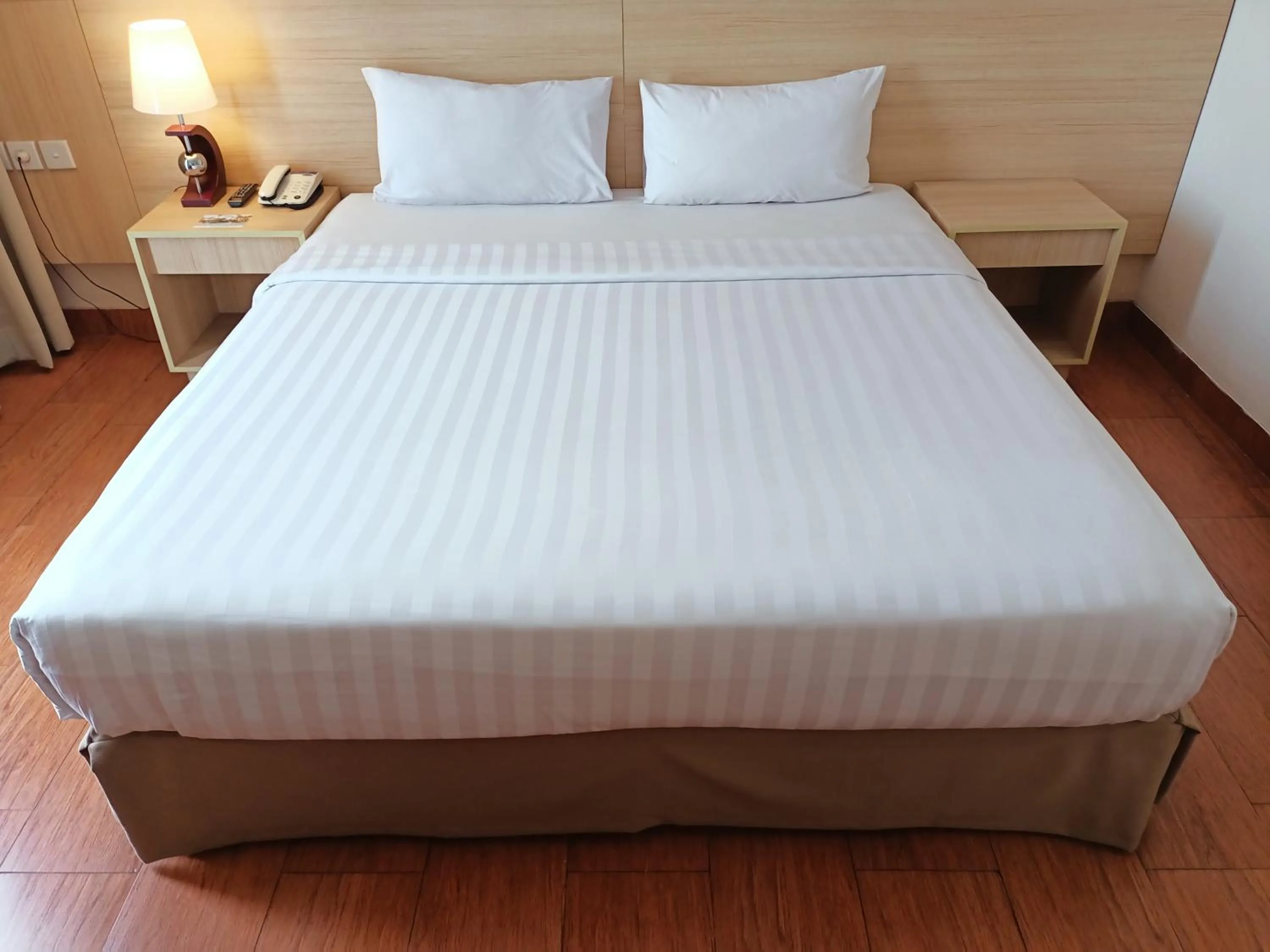 Bed in Days Hotel & Suites by Wyndham Jakarta Airport