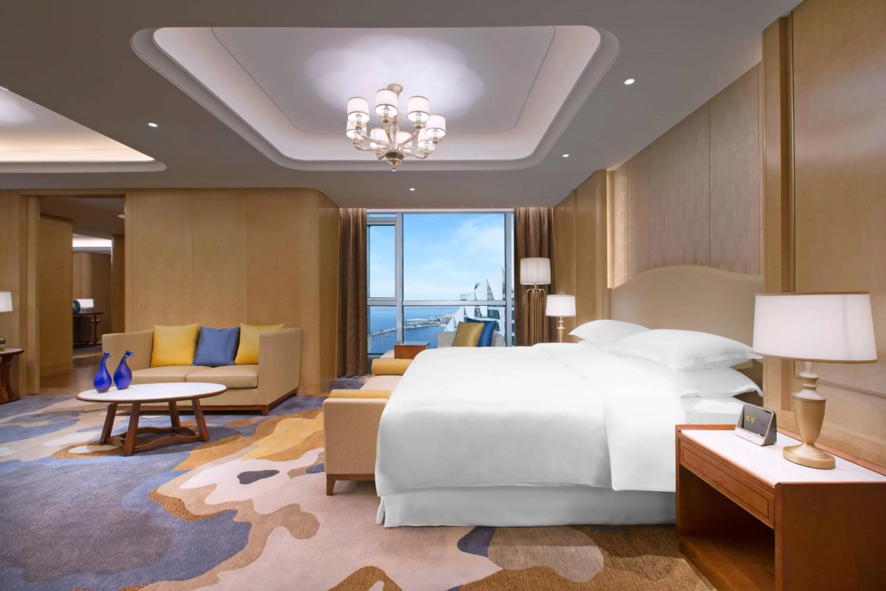 Bedroom, Bed in Sheraton Zhanjiang Hotel