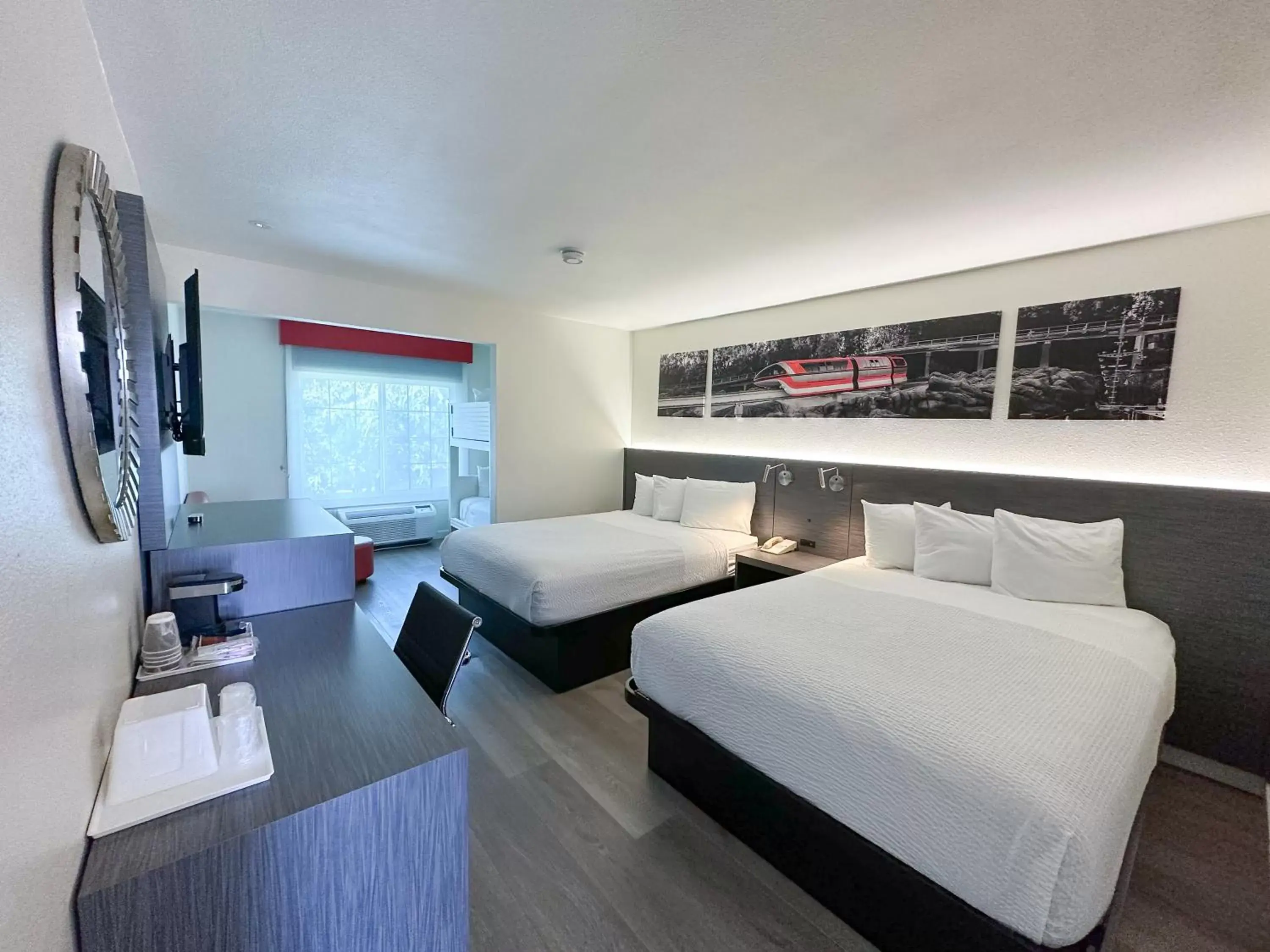 Queen Room with Two Queen Beds and a Bunk Bed - Non-Smoking in Ramada by Wyndham Anaheim Convention Center Queen Room with Two Queen Beds and a Bunk Bed - Non-Smoking in Ramada by Wyndham Anaheim Convention Center