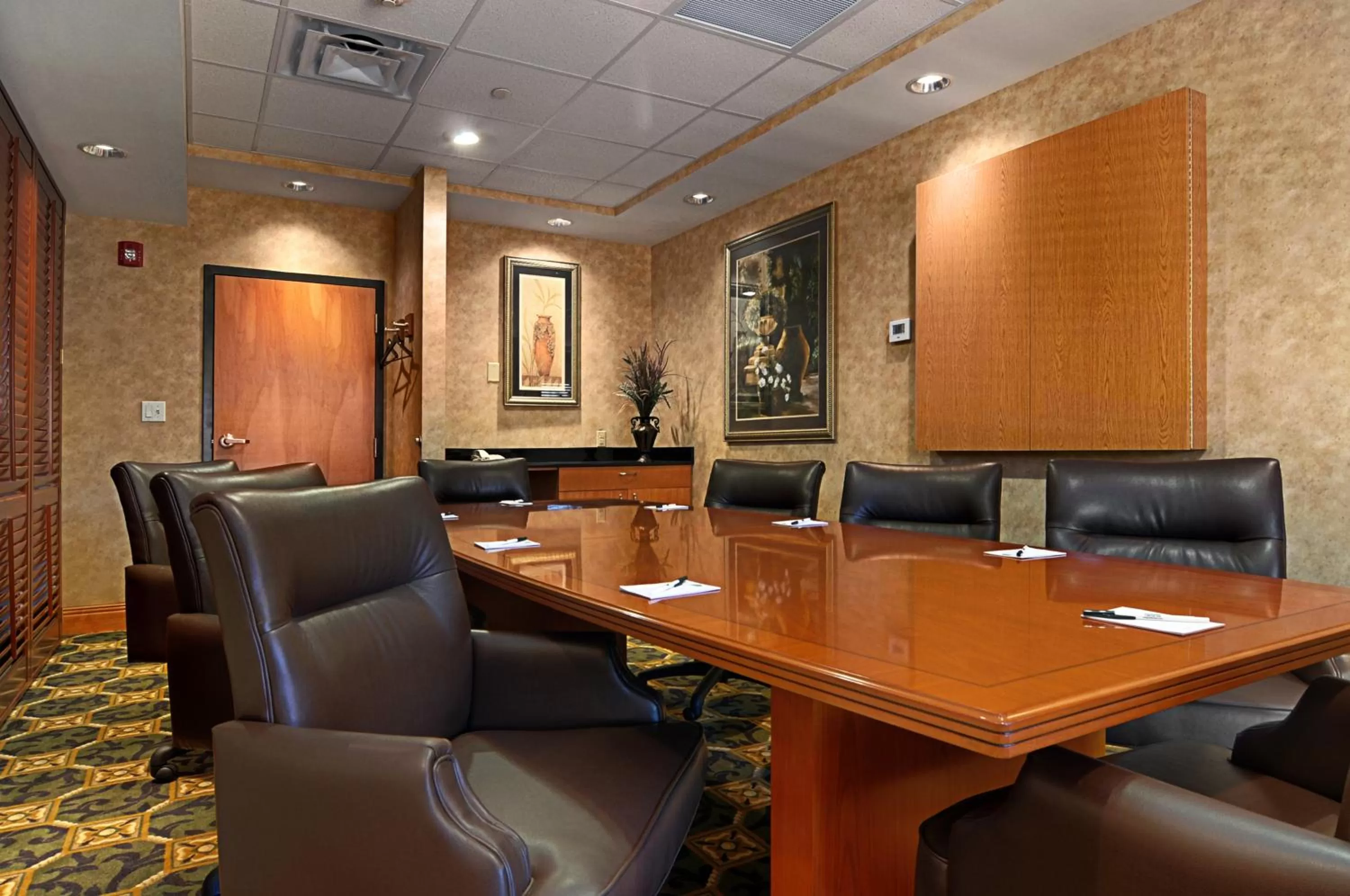 Business facilities in Wingate by Wyndham LaGrange