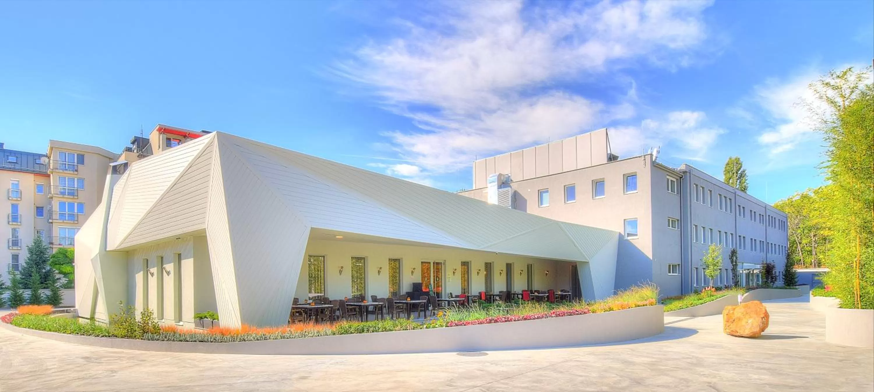 Facade/entrance in Anna Hotel