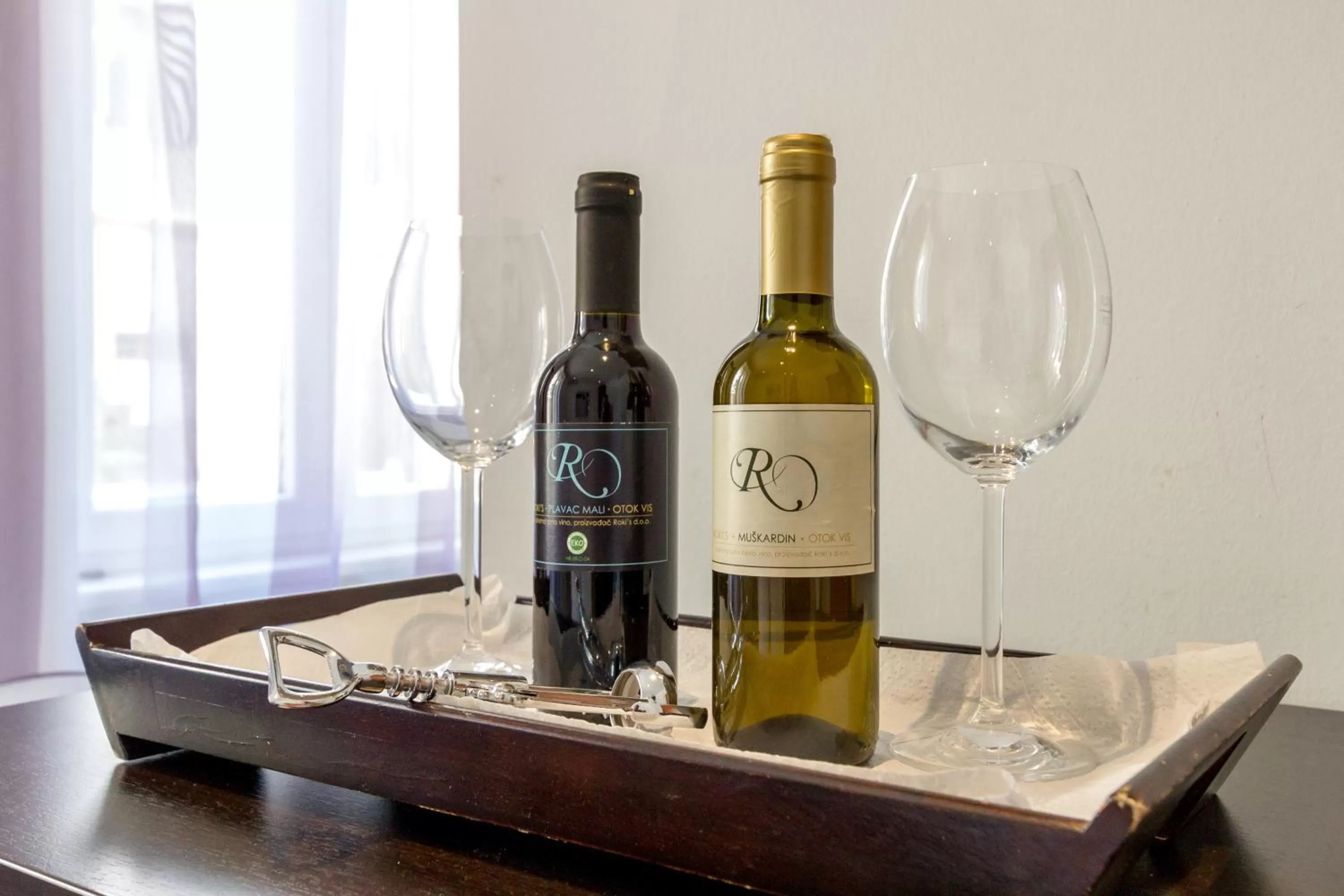 Decorative detail in Apartments Aspalathos