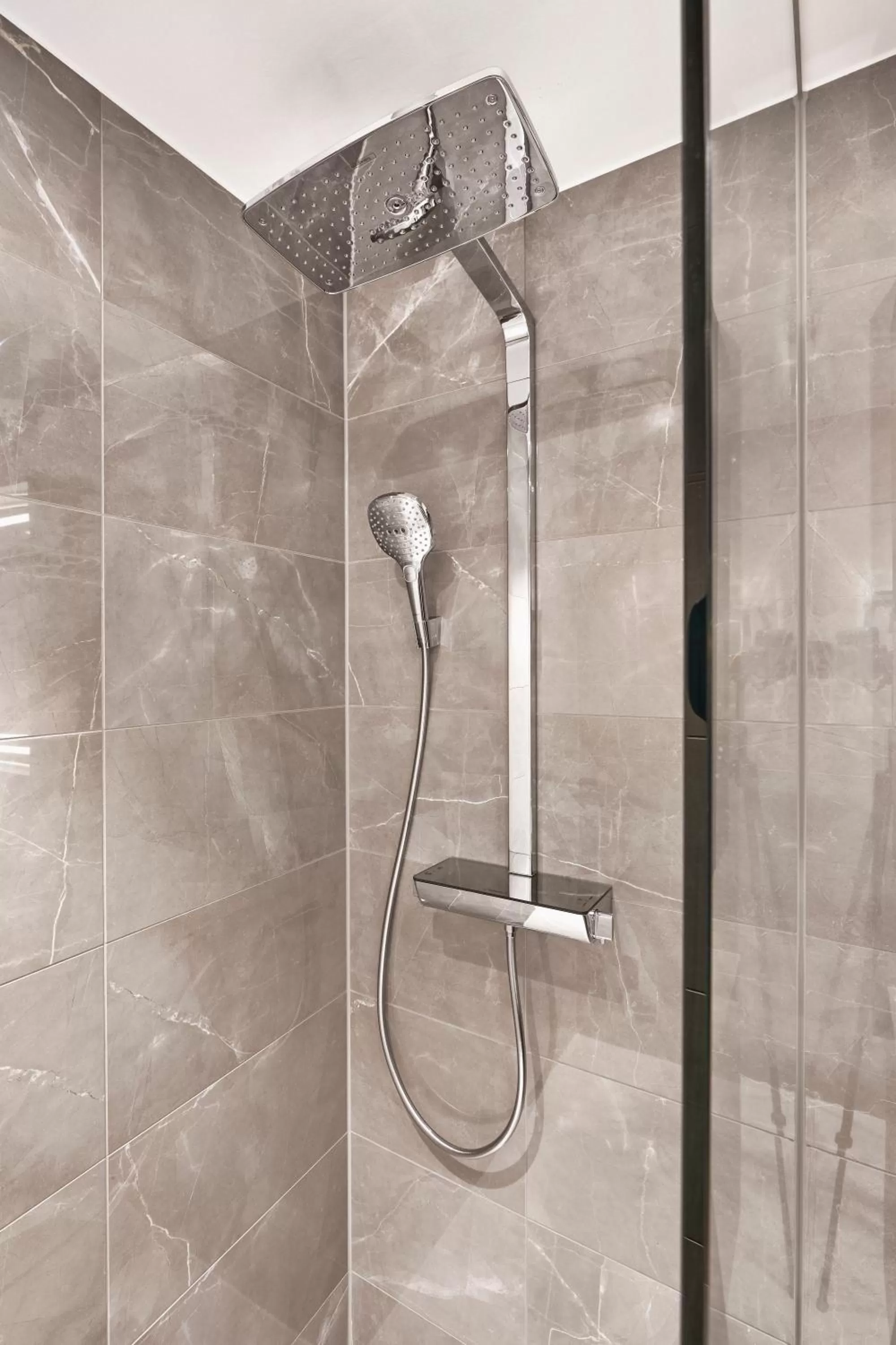 Shower in HYPERION Hotel Leipzig