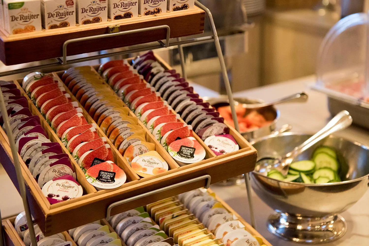 Buffet breakfast in Hof van Putten