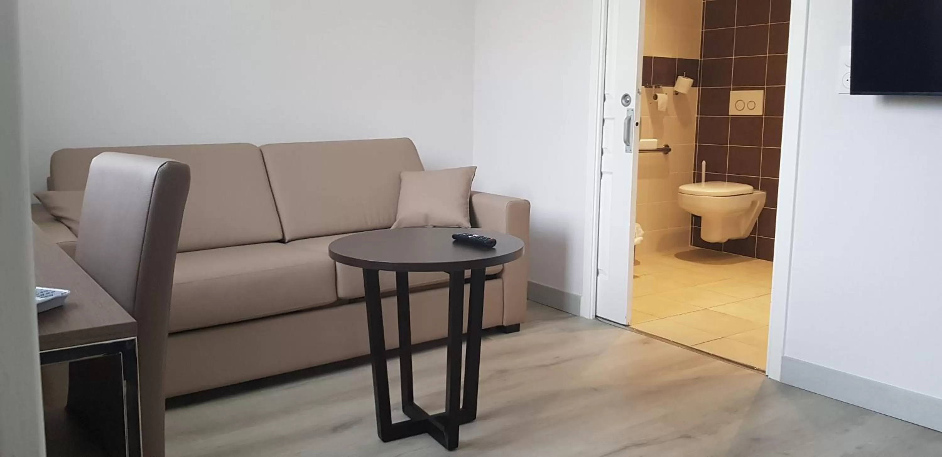 Living room in Best Western Hotel Ile de France