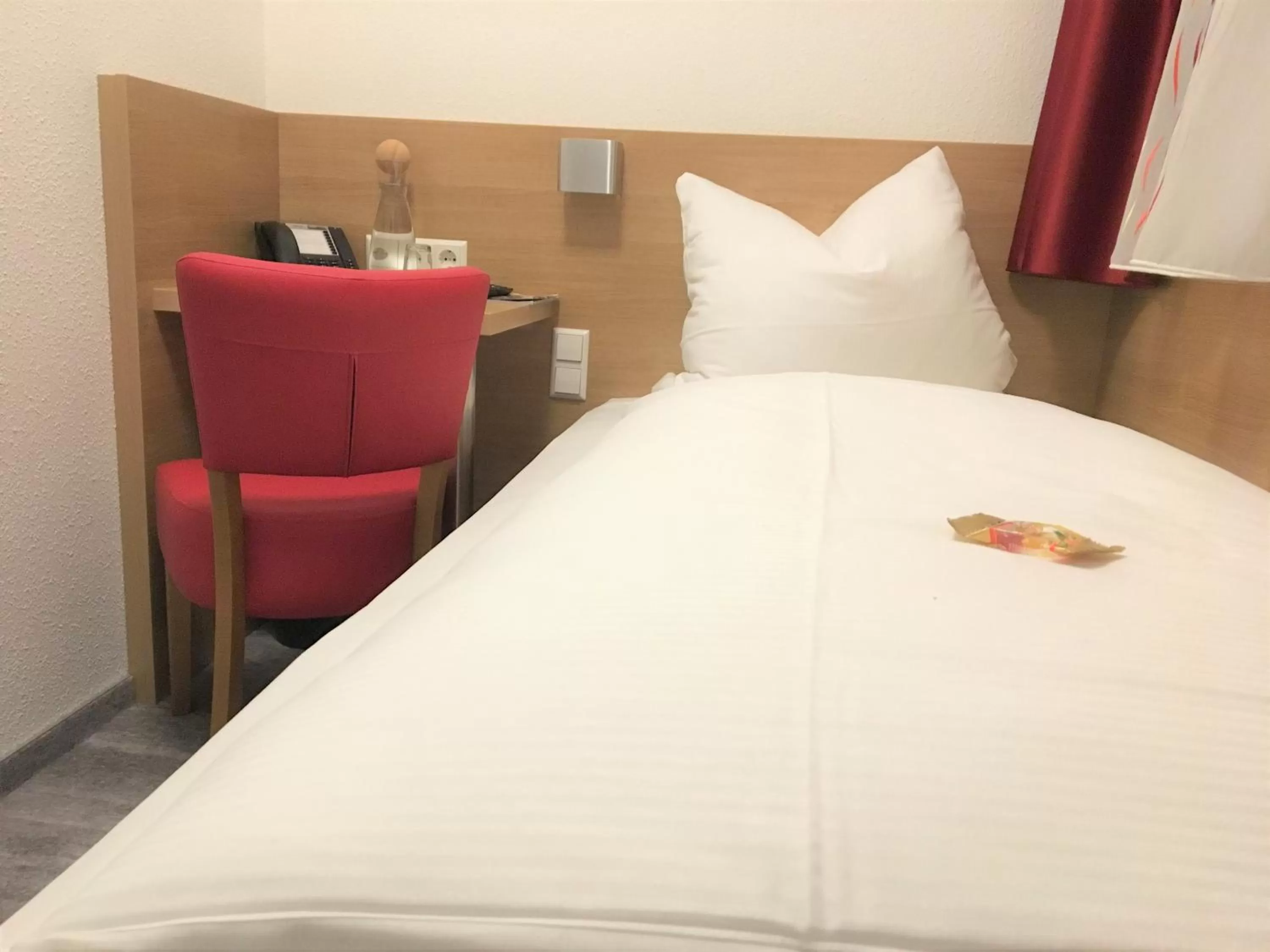 Bed in Hotel Engel