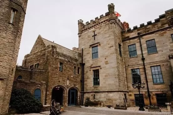 Restaurant/places to eat in Sneaton Castle