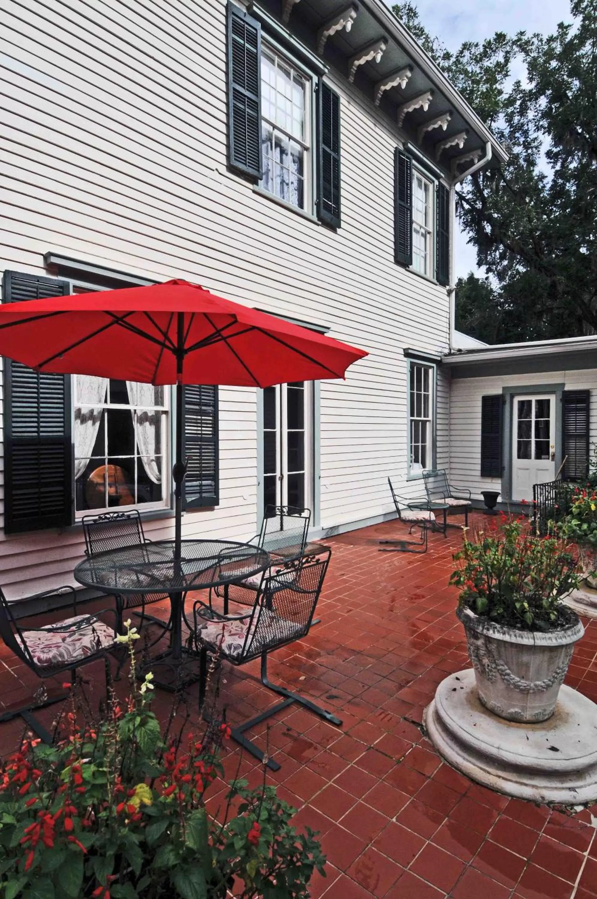 Property building in 1872 Denham Inn