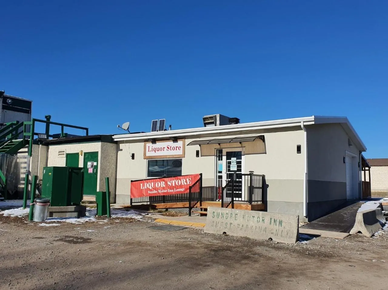 Property building in Sundre Motor Inn