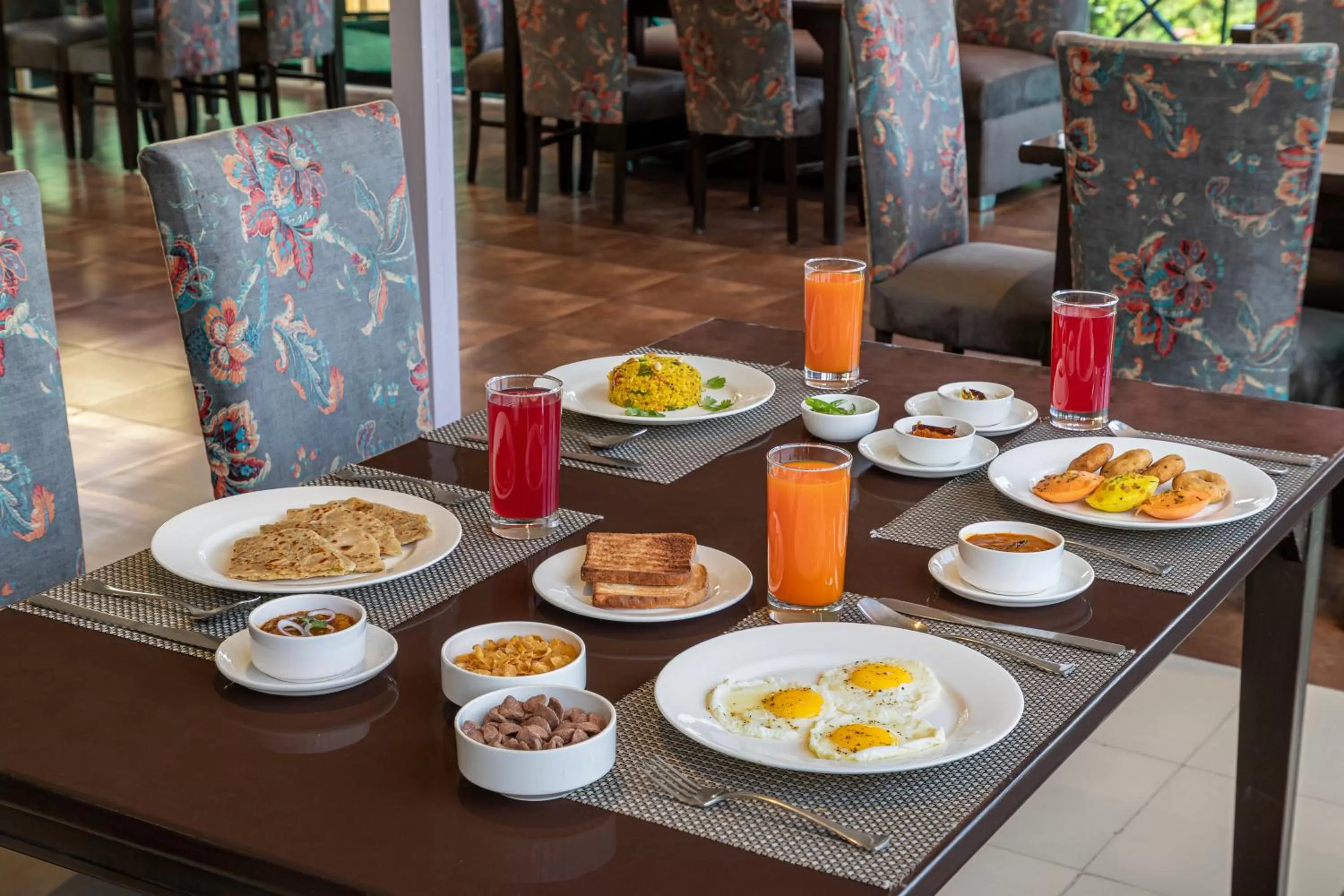 Restaurant/places to eat in Maple Resort Chail