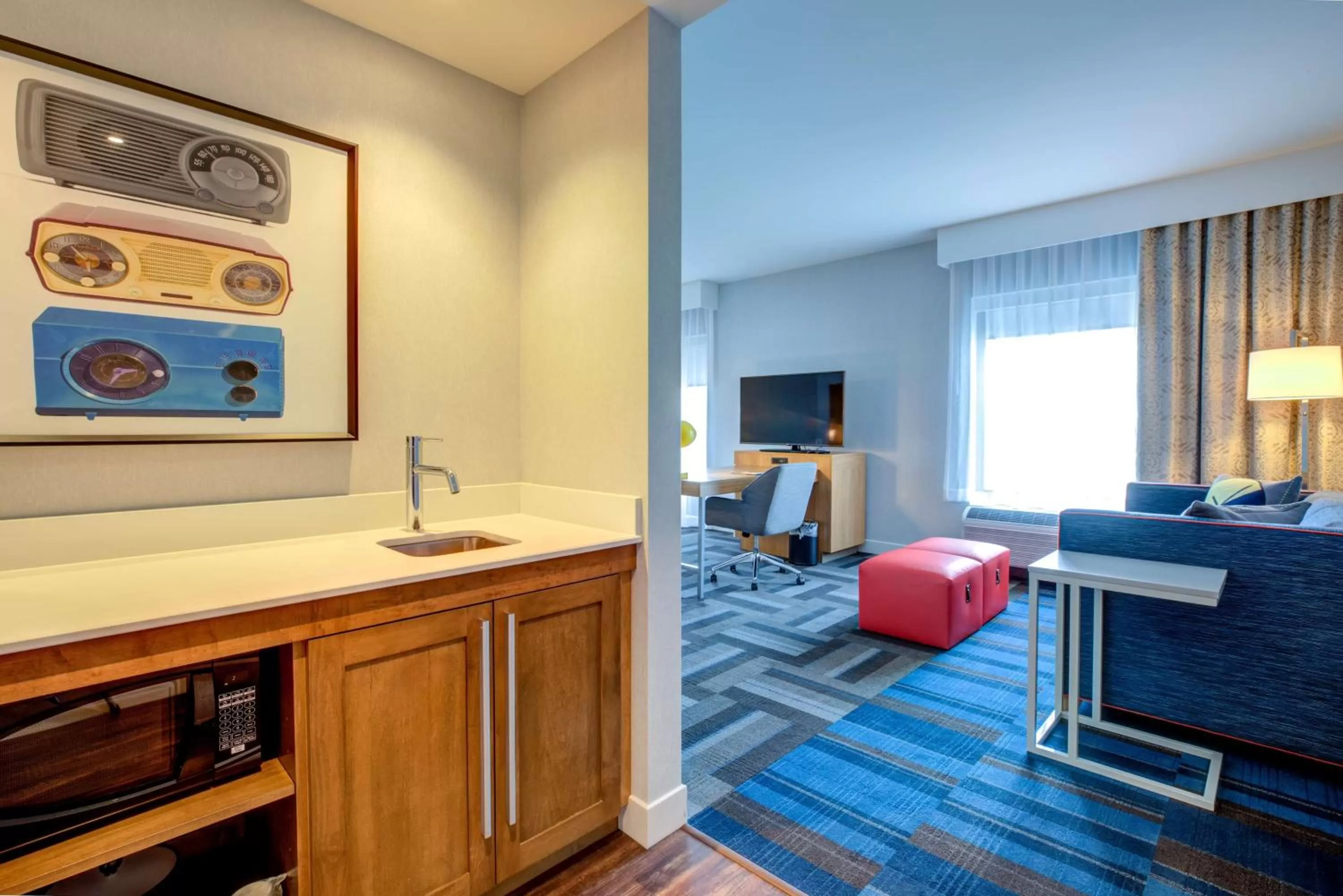 Kitchen or kitchenette in Hampton Inn & Suites Boston/Waltham