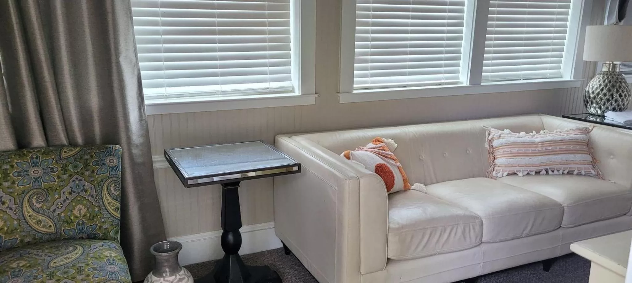 Seating Area in Tybee Island Inn Bed & Breakfast