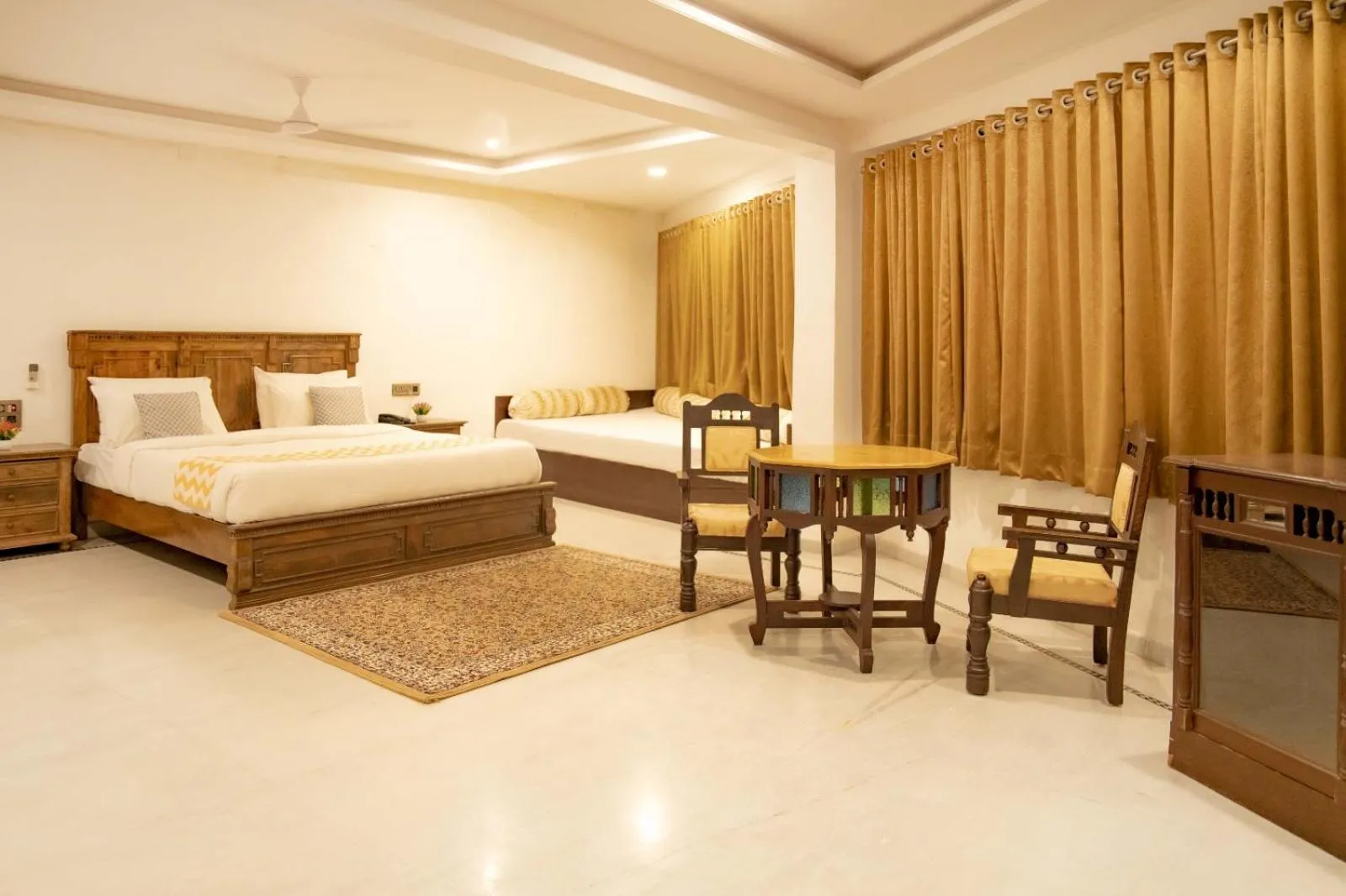 Bedroom, Bed in Hotel Devraj Niwas on Lake Pichola