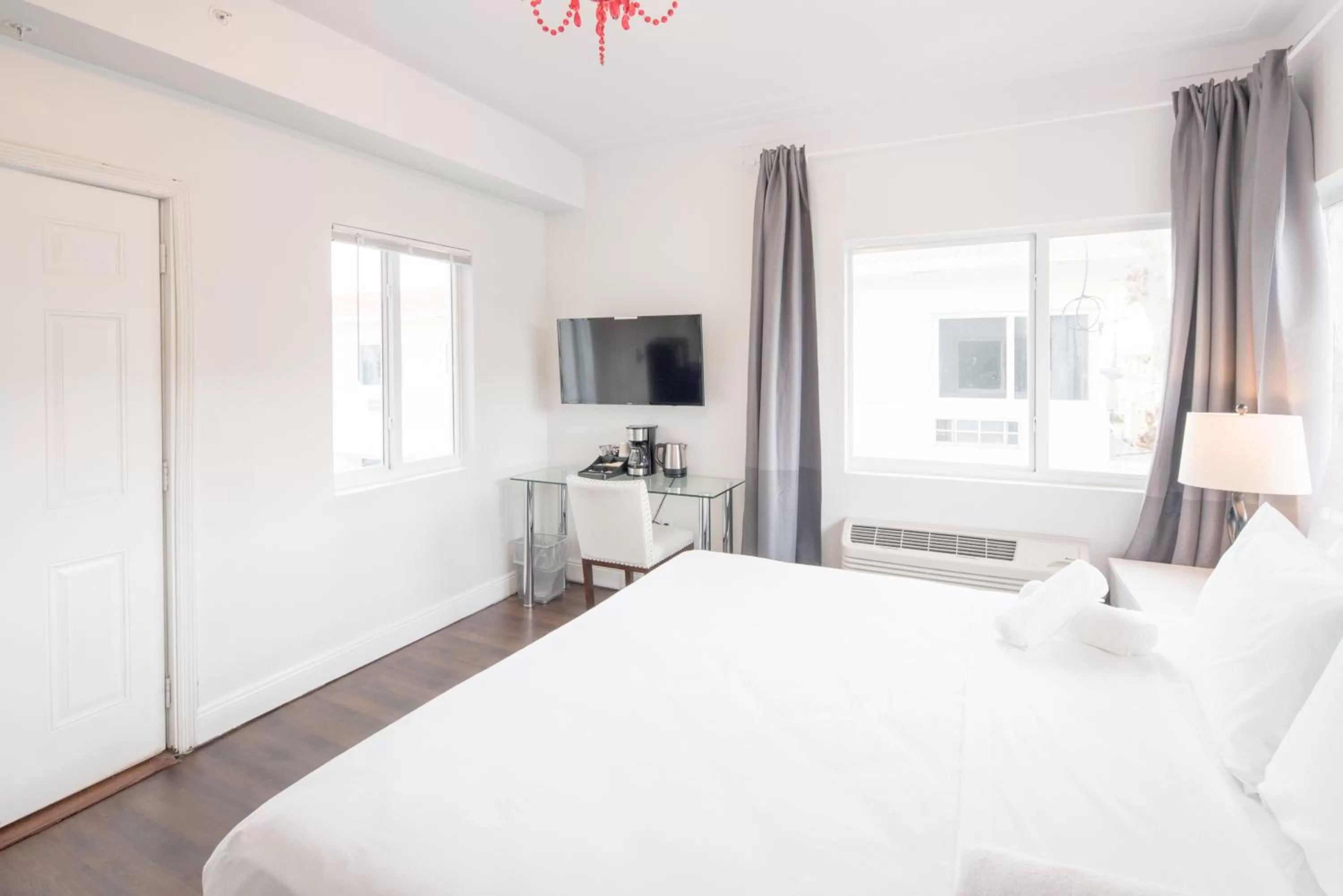 Bed in The Donovan at Miami Beach