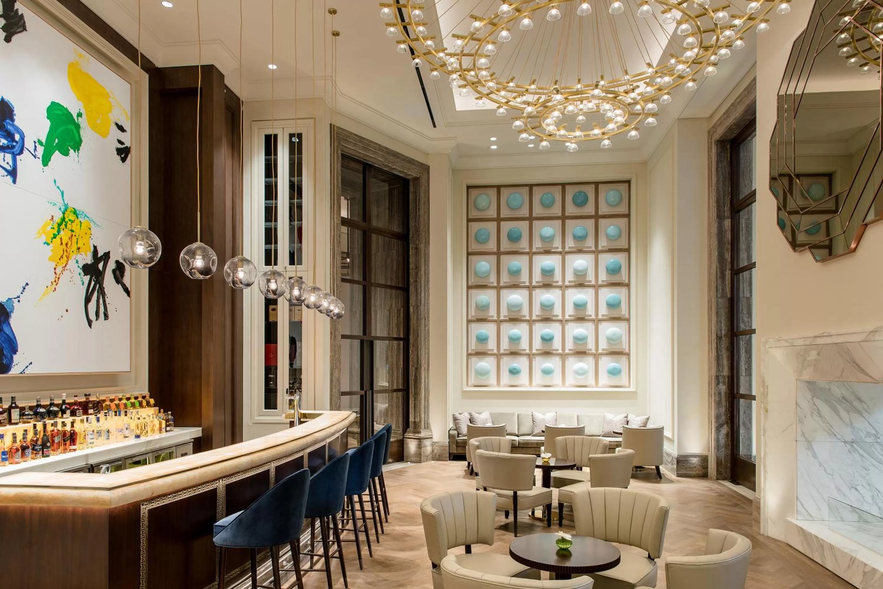 Lounge or bar in Paradise City