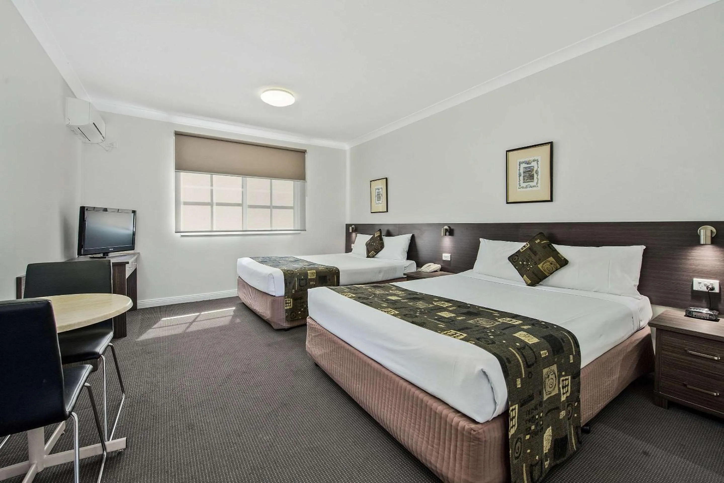Photo of the whole room, Bed in Comfort Hotel Dandenong