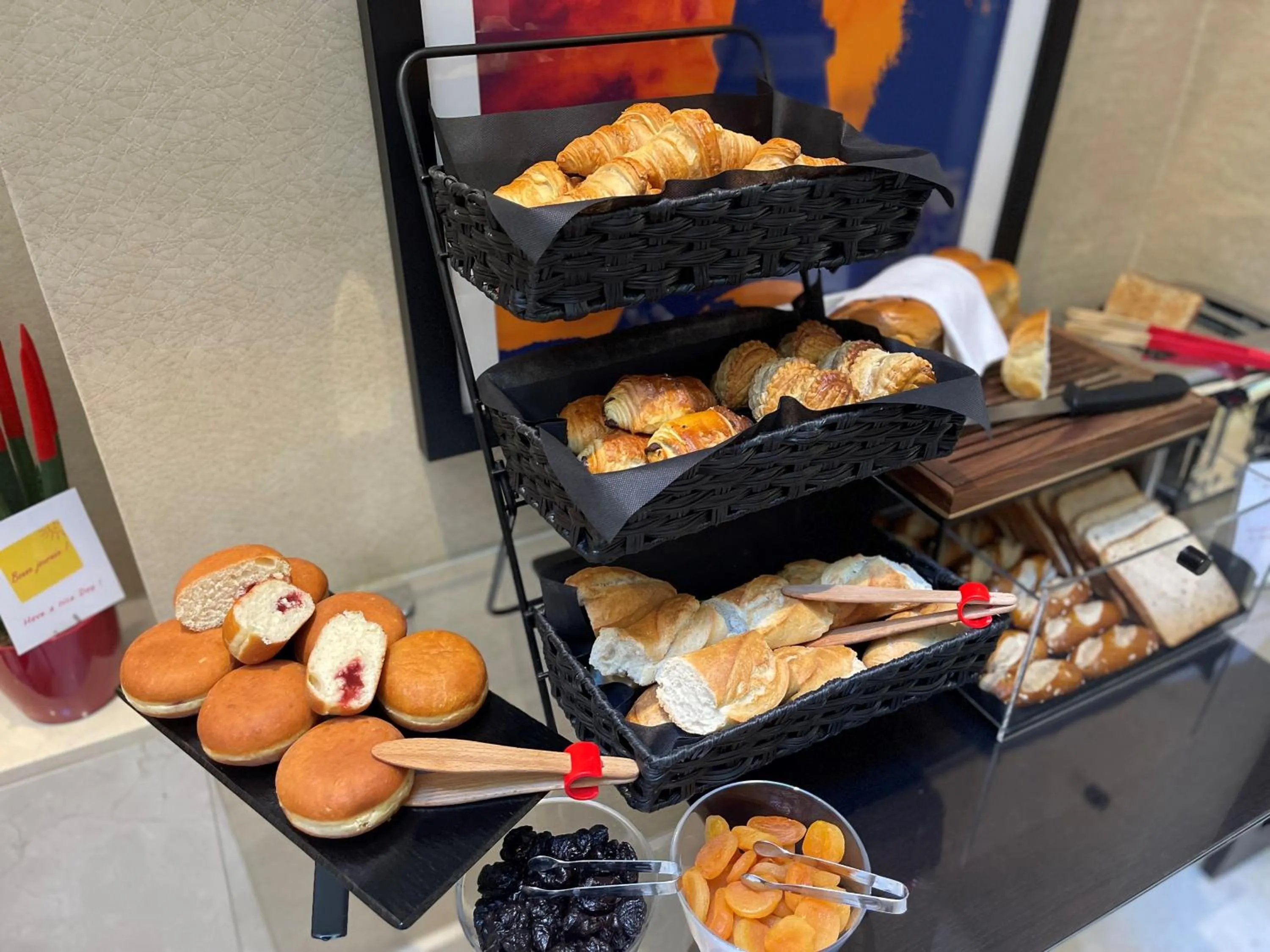 Breakfast in Best Western Plus Hotel Sydney Opera