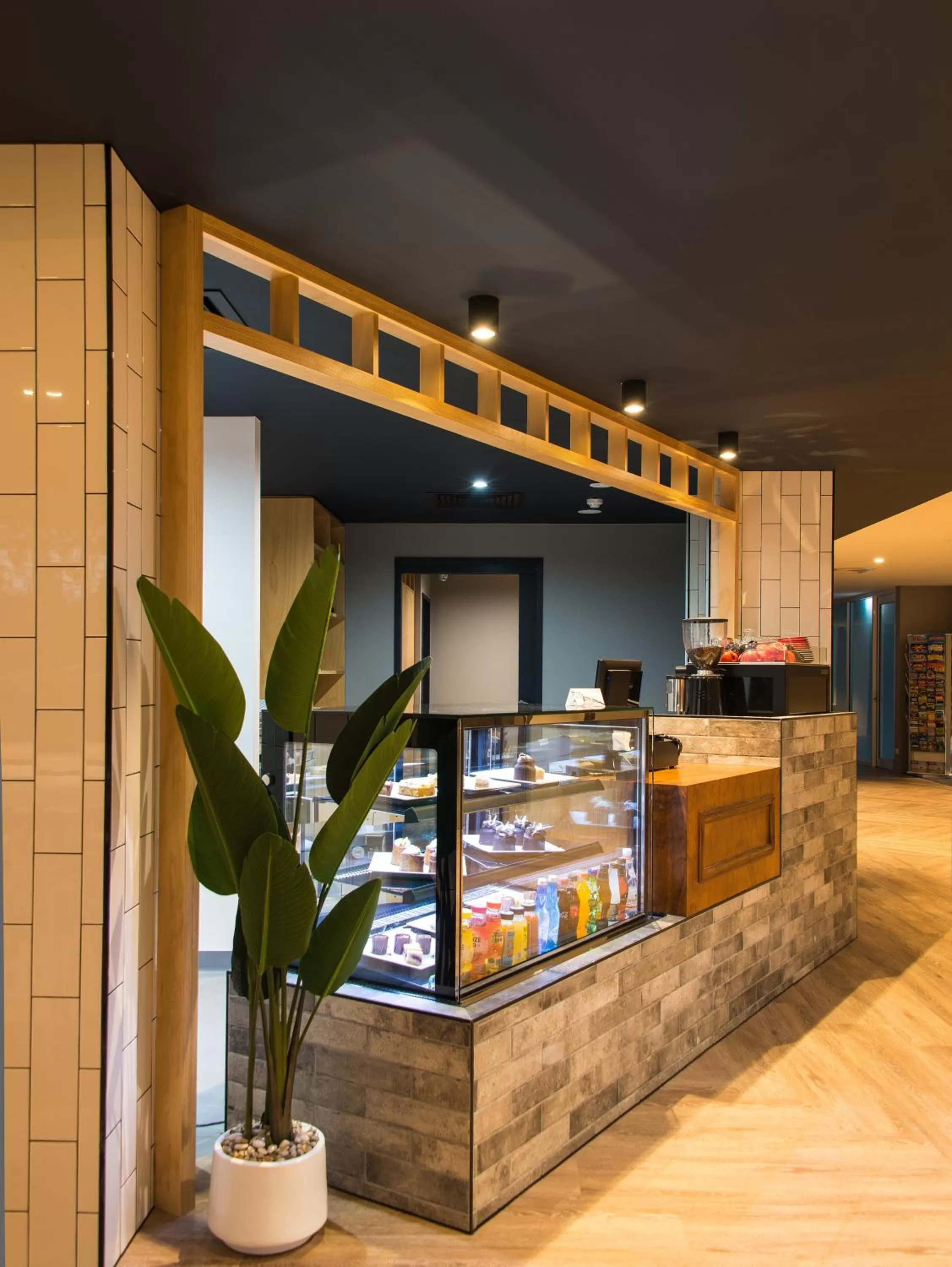 Food and drinks in Woodroffe Hotel