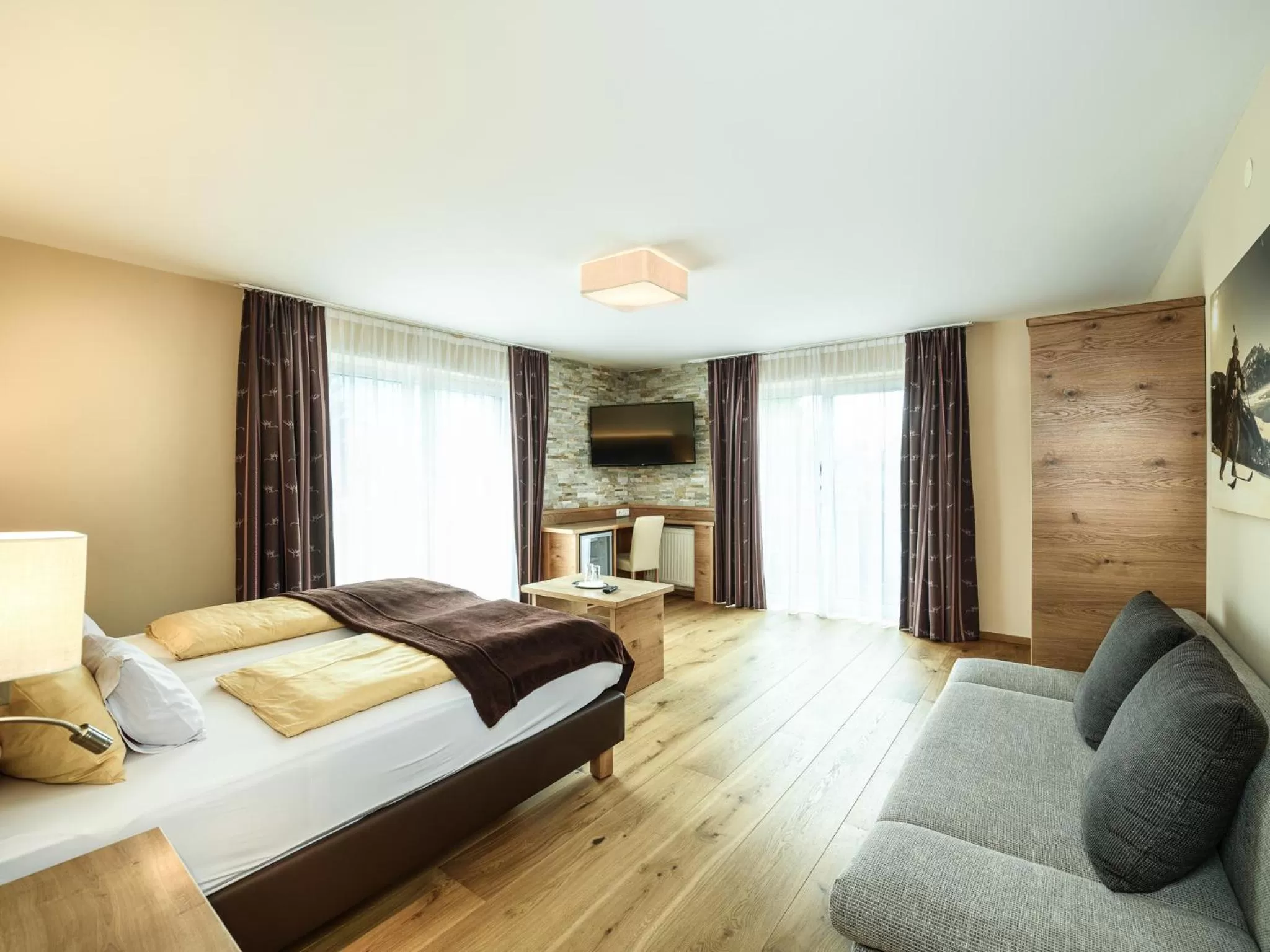 Photo of the whole room, Bed in Hotel Victoria