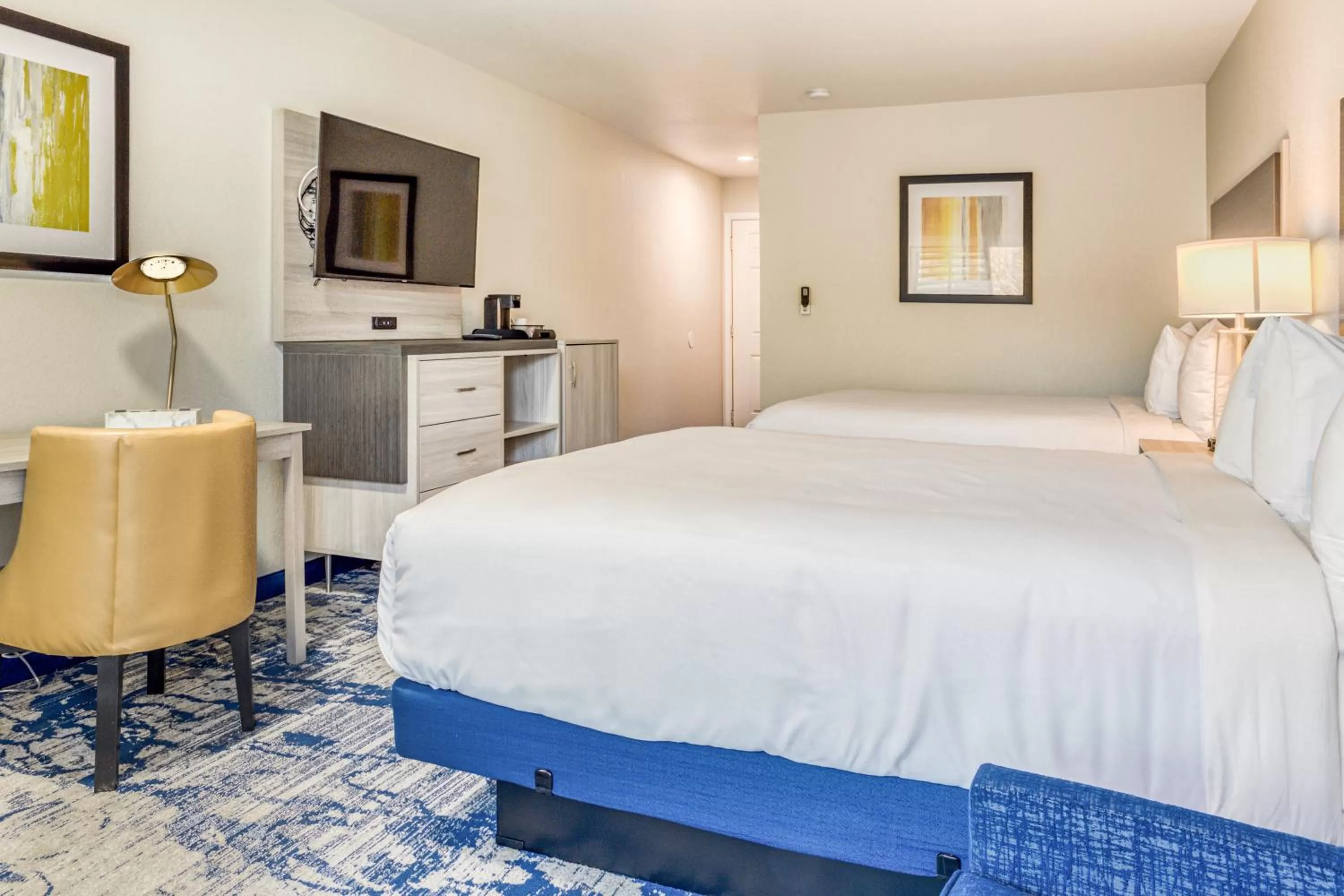 Bedroom, Bed in Creekside Inn Downtown