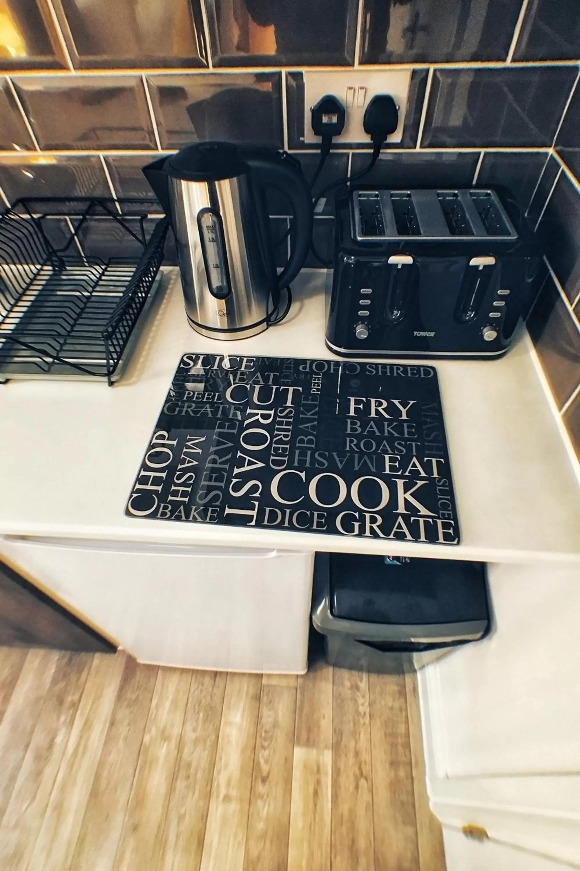 Coffee/tea facilities in Castle Terrace (B3 R2)