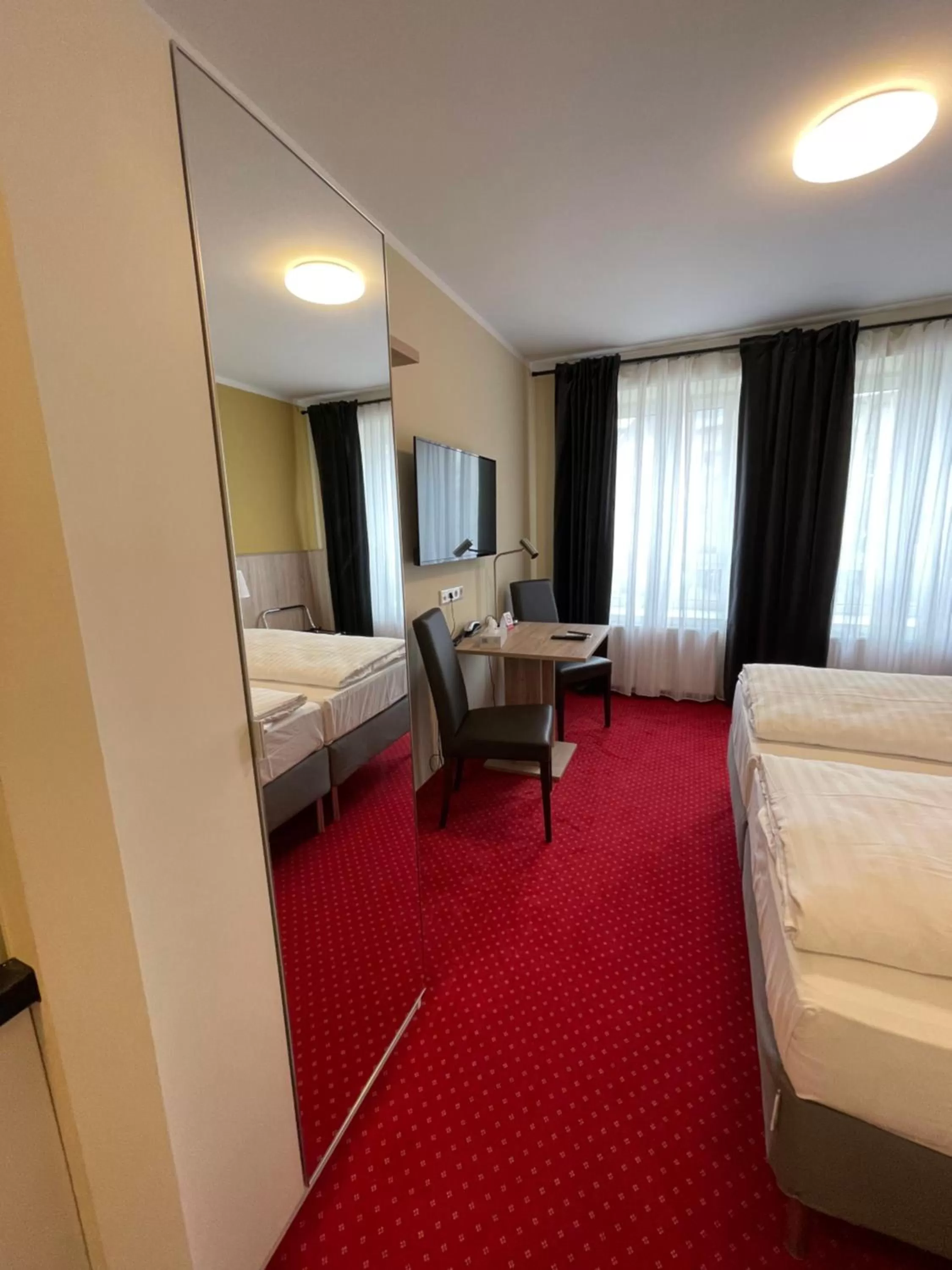 Photo of the whole room, Bed in Palm Premium Hotel & Apartments