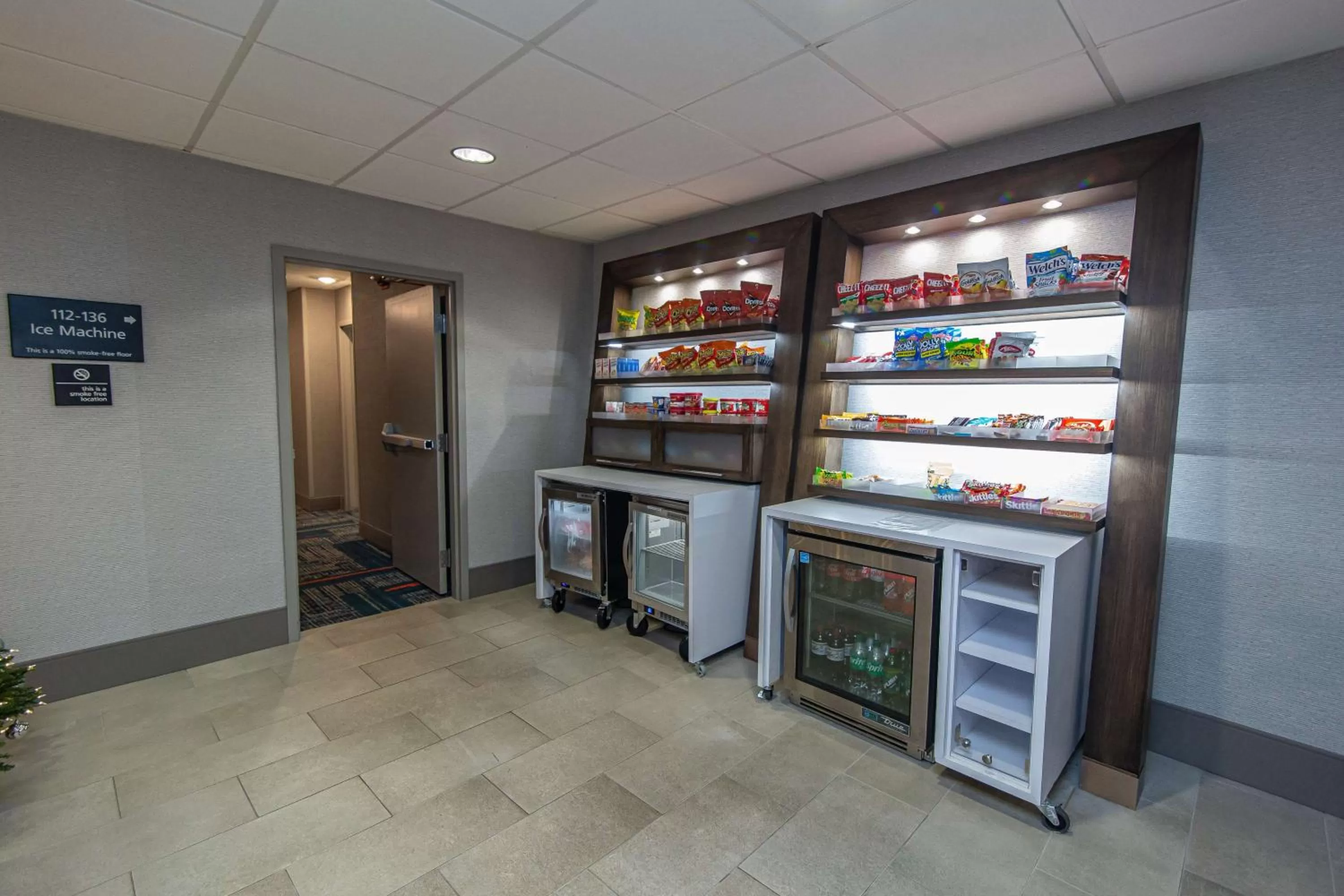 Restaurant/places to eat in Hampton Inn Atlanta/Peachtree City