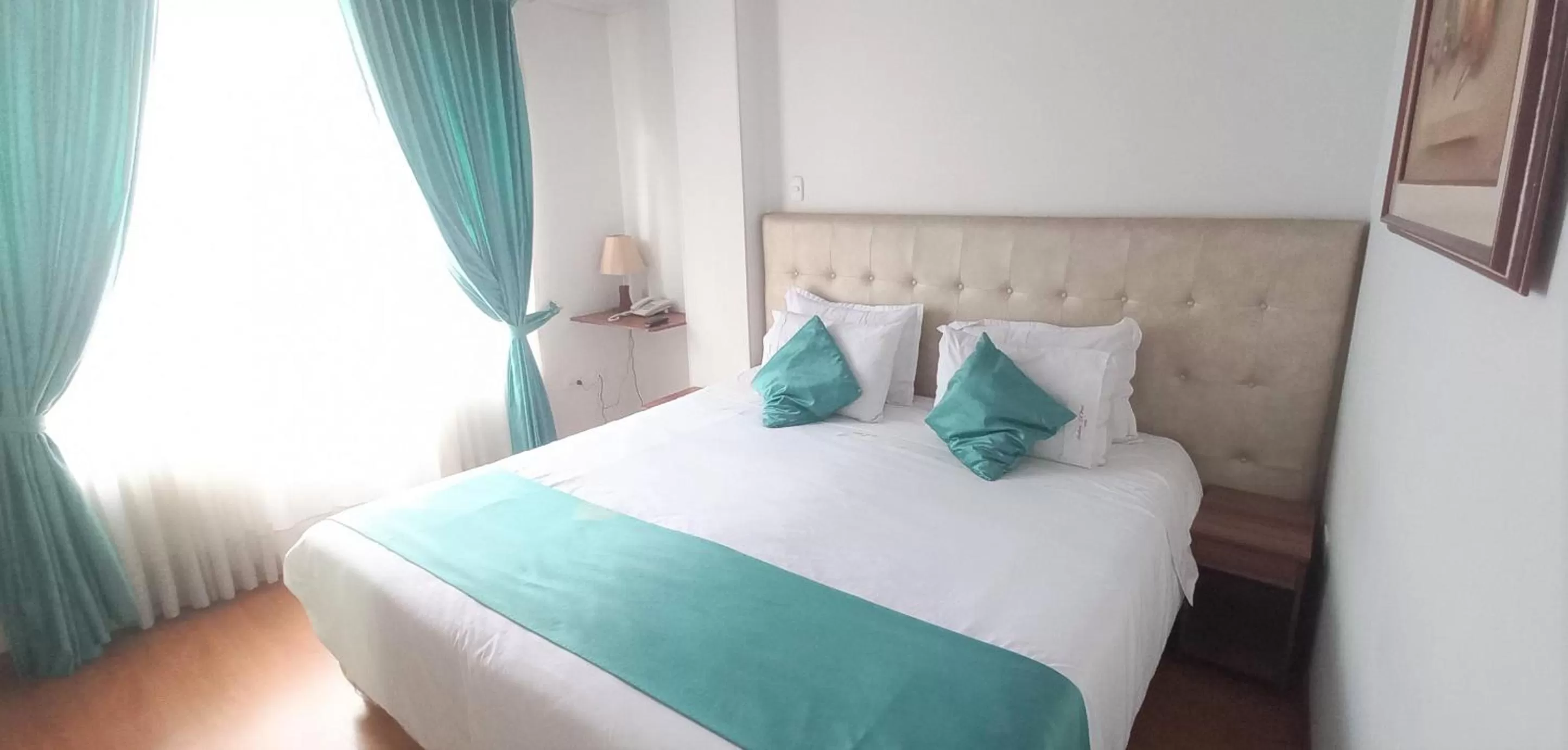 Bed in Hotel Bogota - Fontana Di Trevi by On Holidays