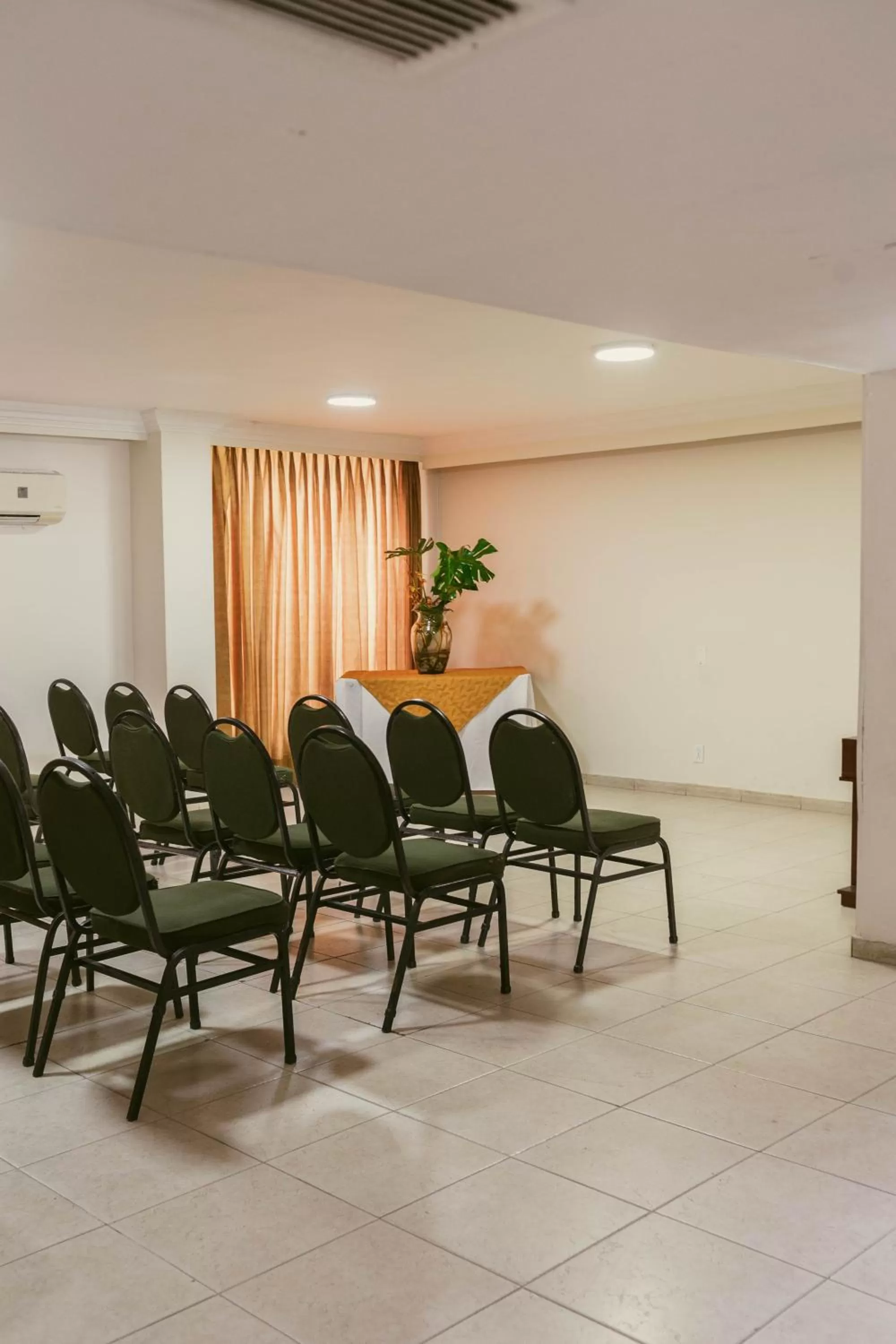 Meeting/conference room in Hotel Faranda Express Puerta Del Sol Barranquilla, A Member of Radisson Individuals