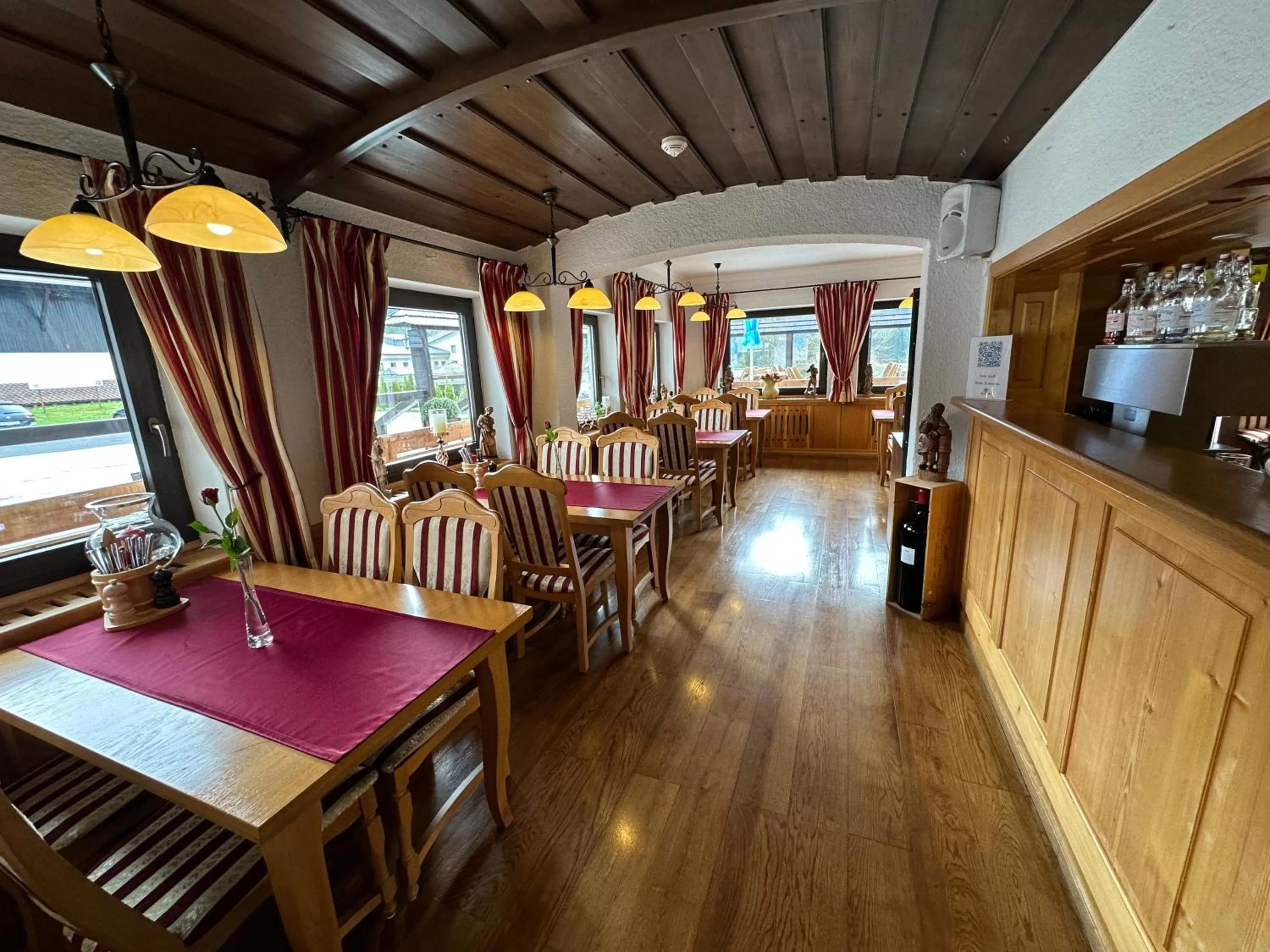 Restaurant/places to eat in Hotel Gundl Alm