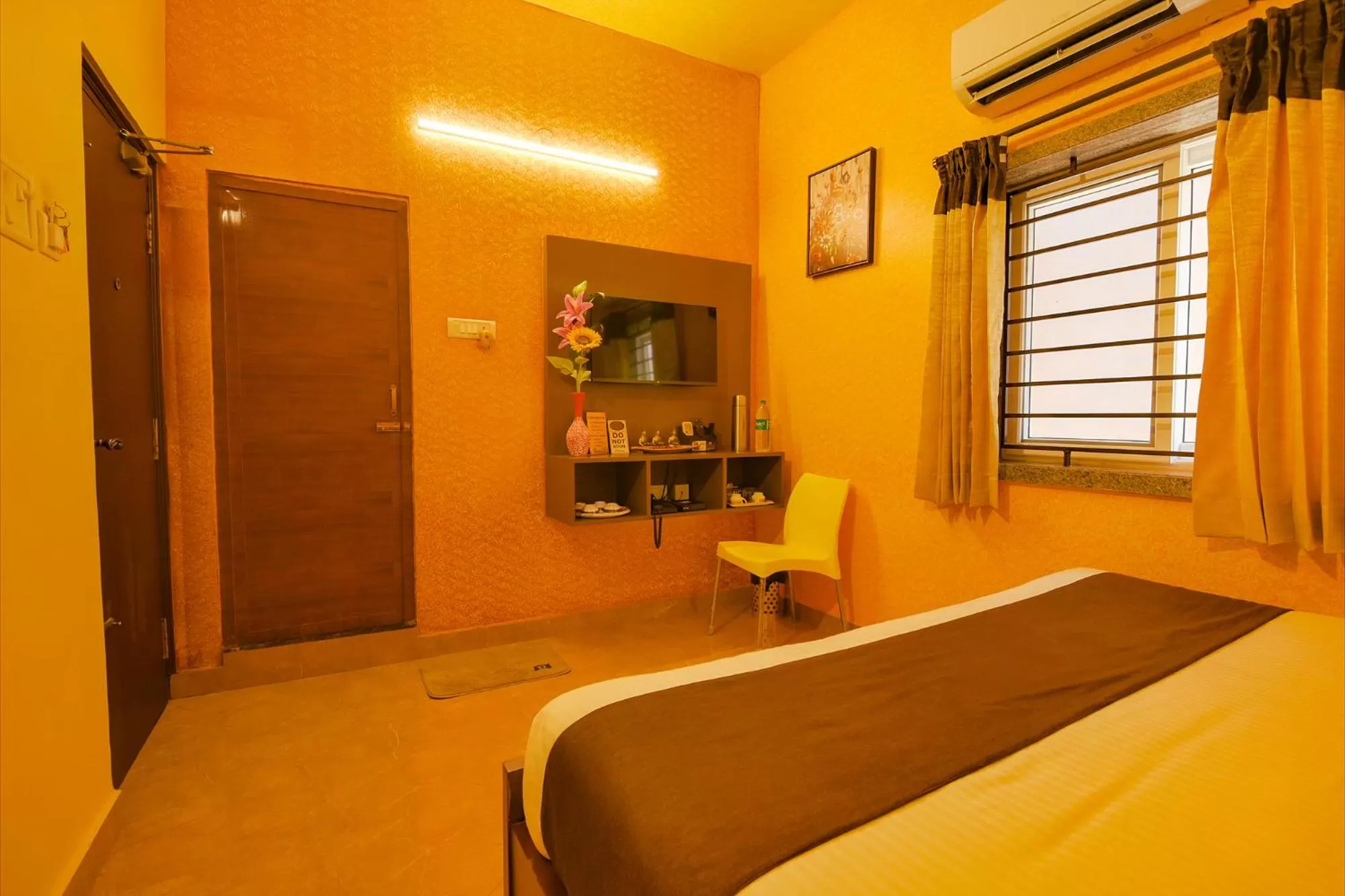 Bed in FabHotel Vijaylakshmi Stay Inn
