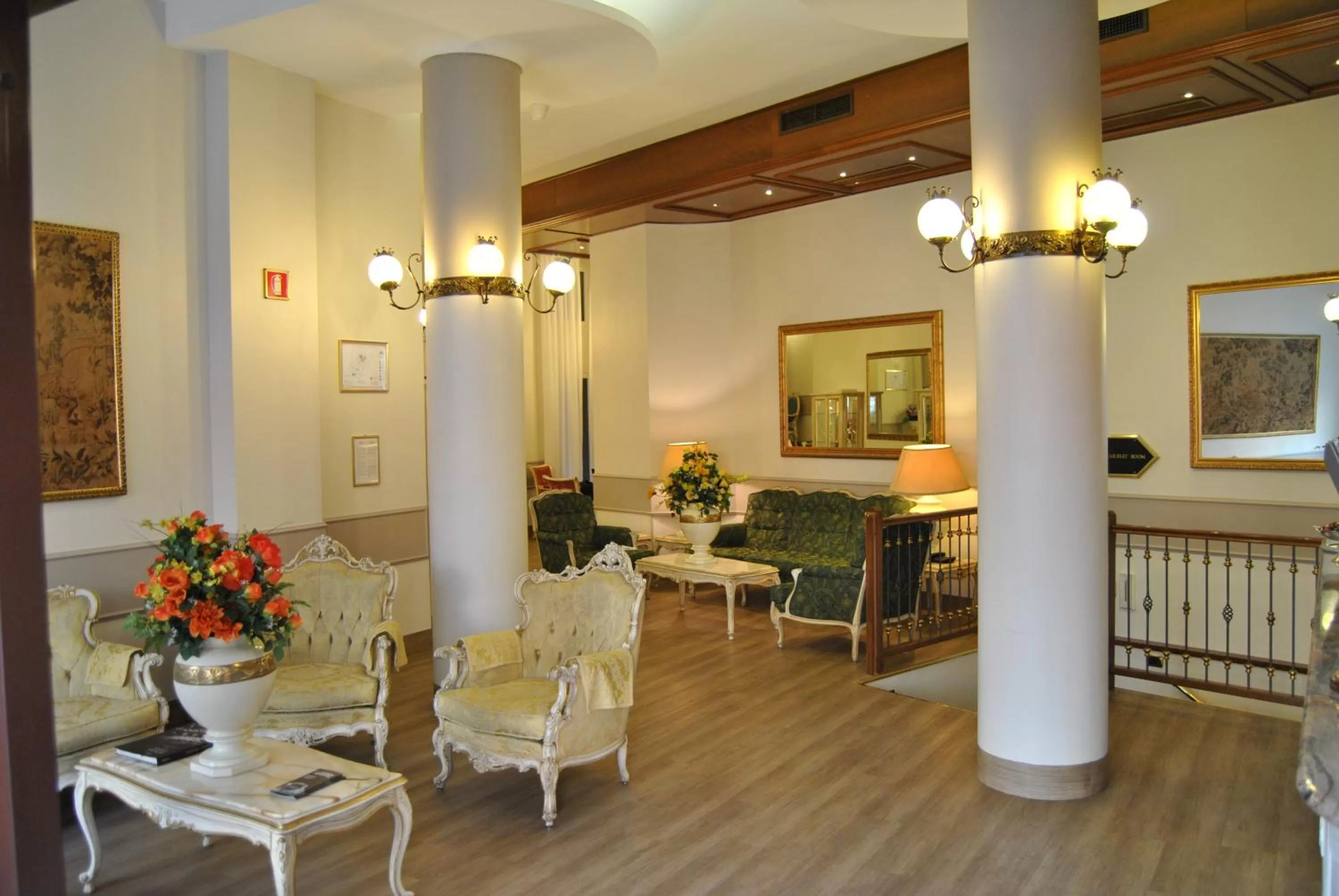 Lobby or reception in Mokinba Hotels King