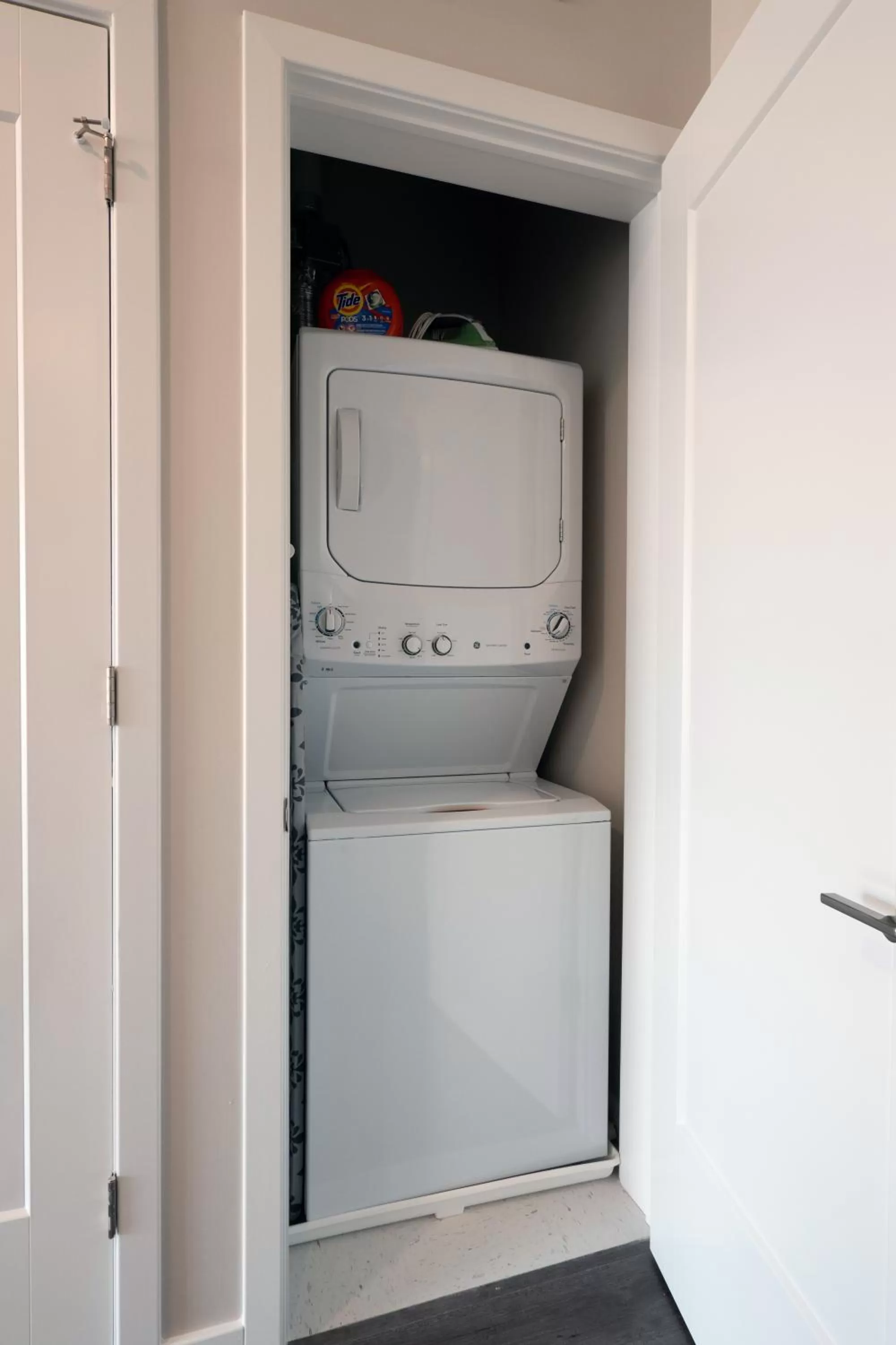 Area and facilities in Luxury Furnished Apartments by Hyatus Downtown at Yale